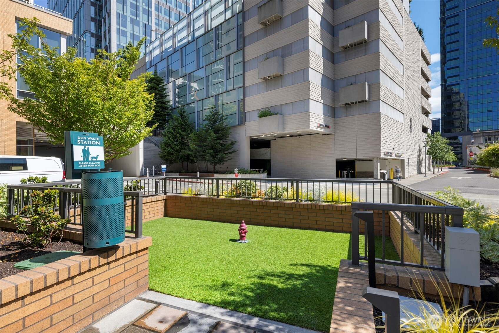 10610 NE 9th Place Unit: 1220