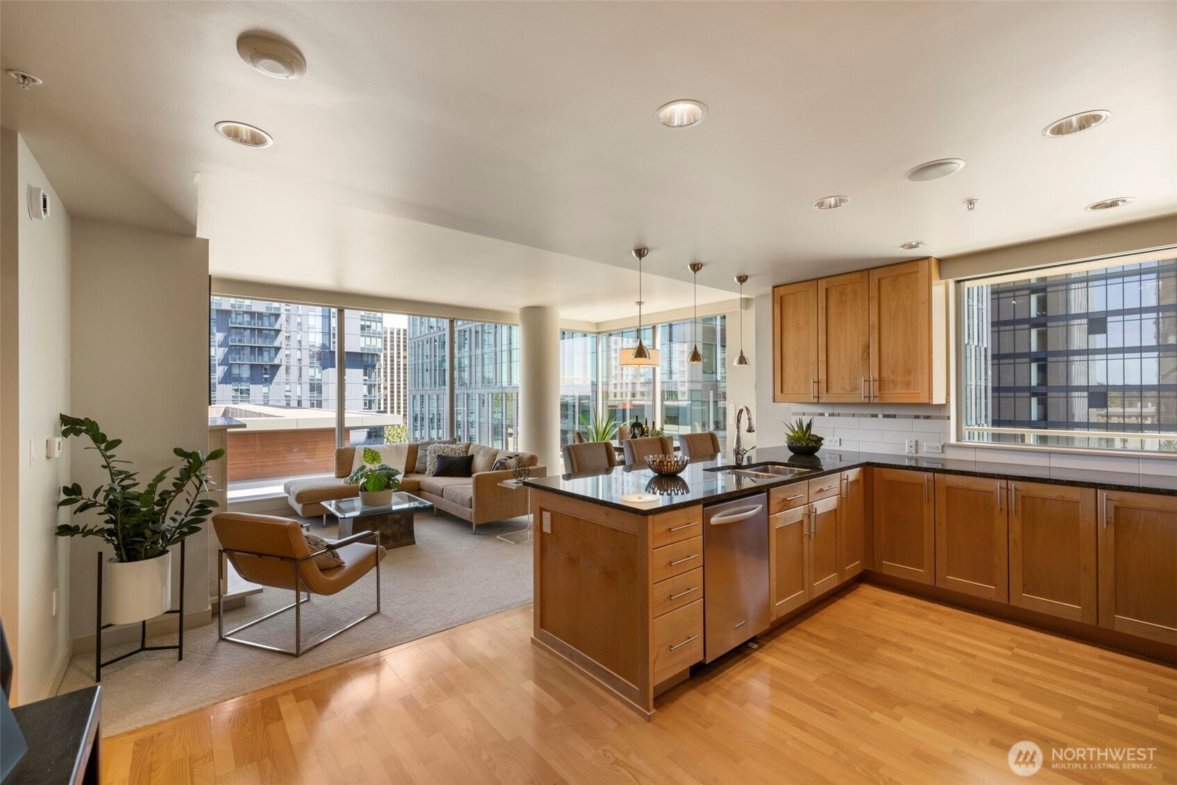 10610 NE 9th Place Unit: 1220