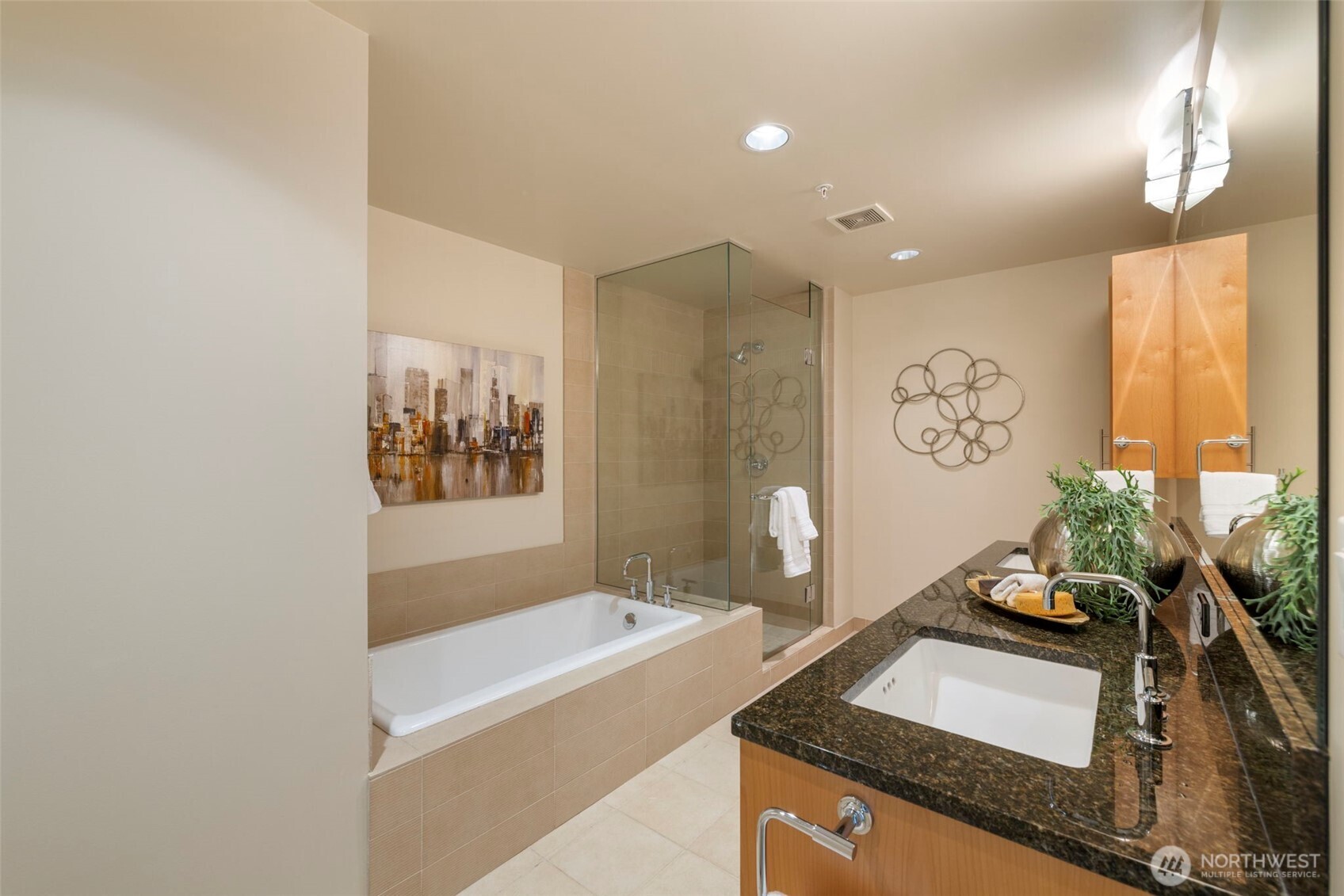 10610 NE 9th Place Unit: 1220