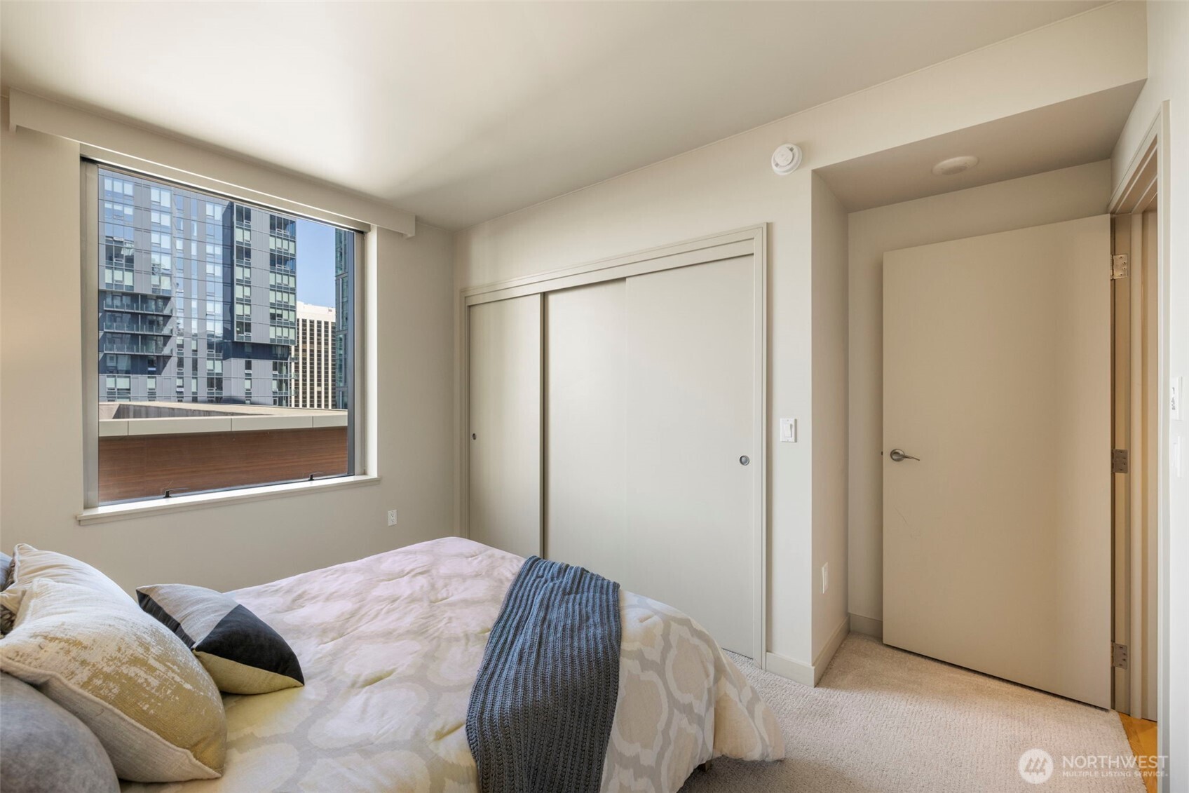 10610 NE 9th Place Unit: 1220