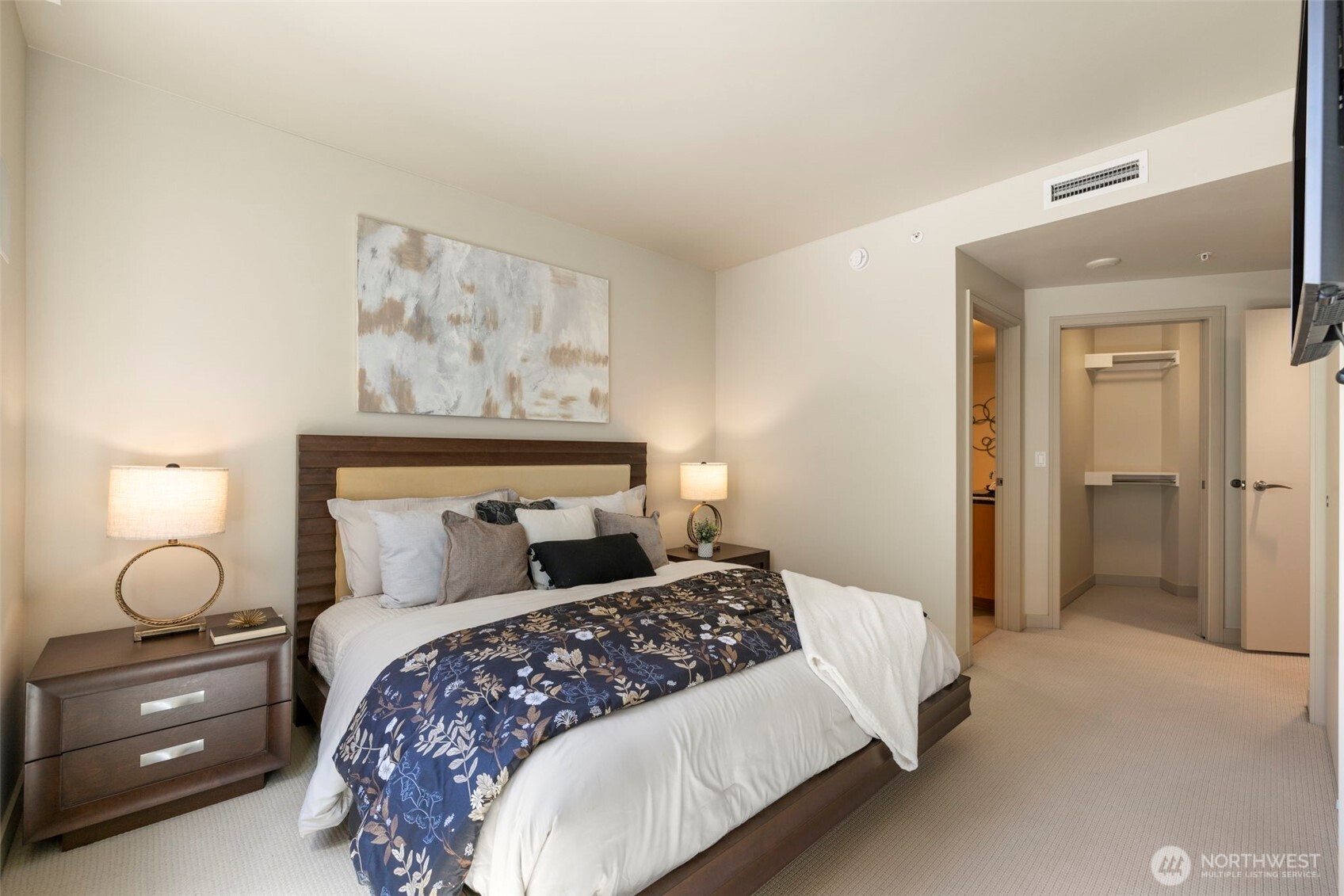 10610 NE 9th Place Unit: 1220