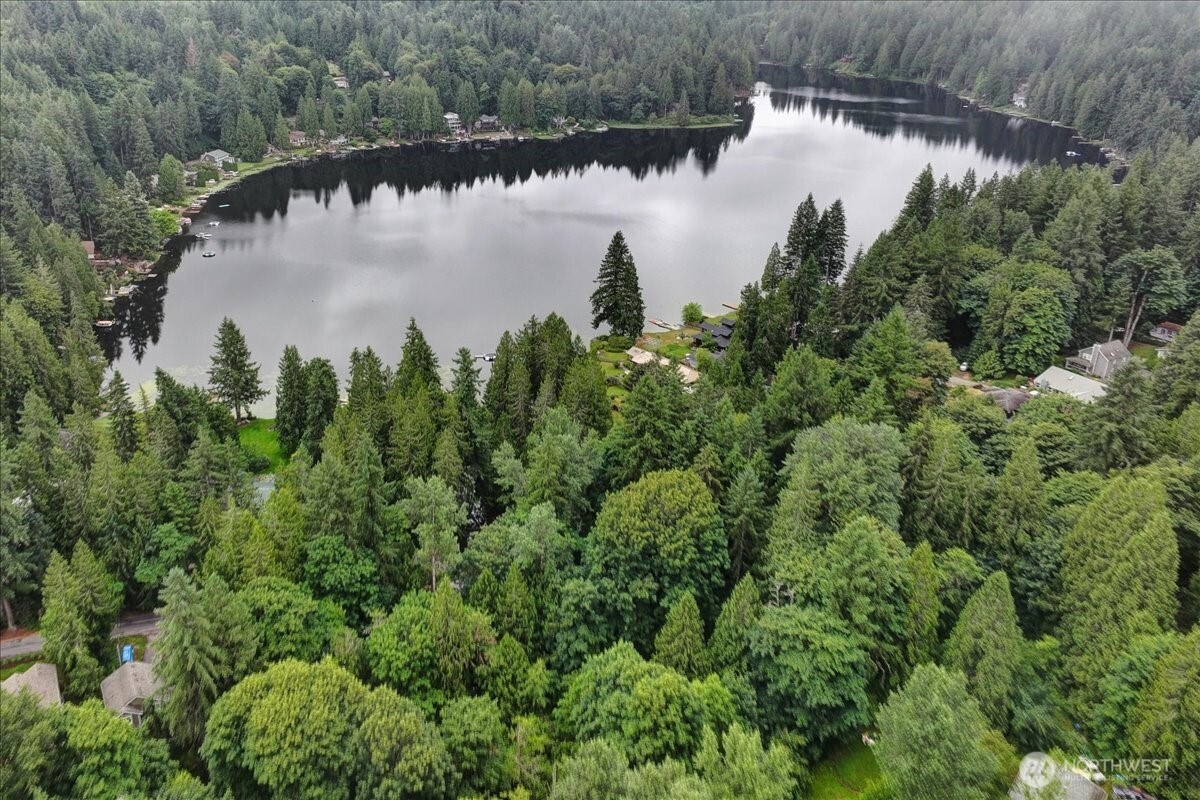 4133 W Ames Lake Drive NE