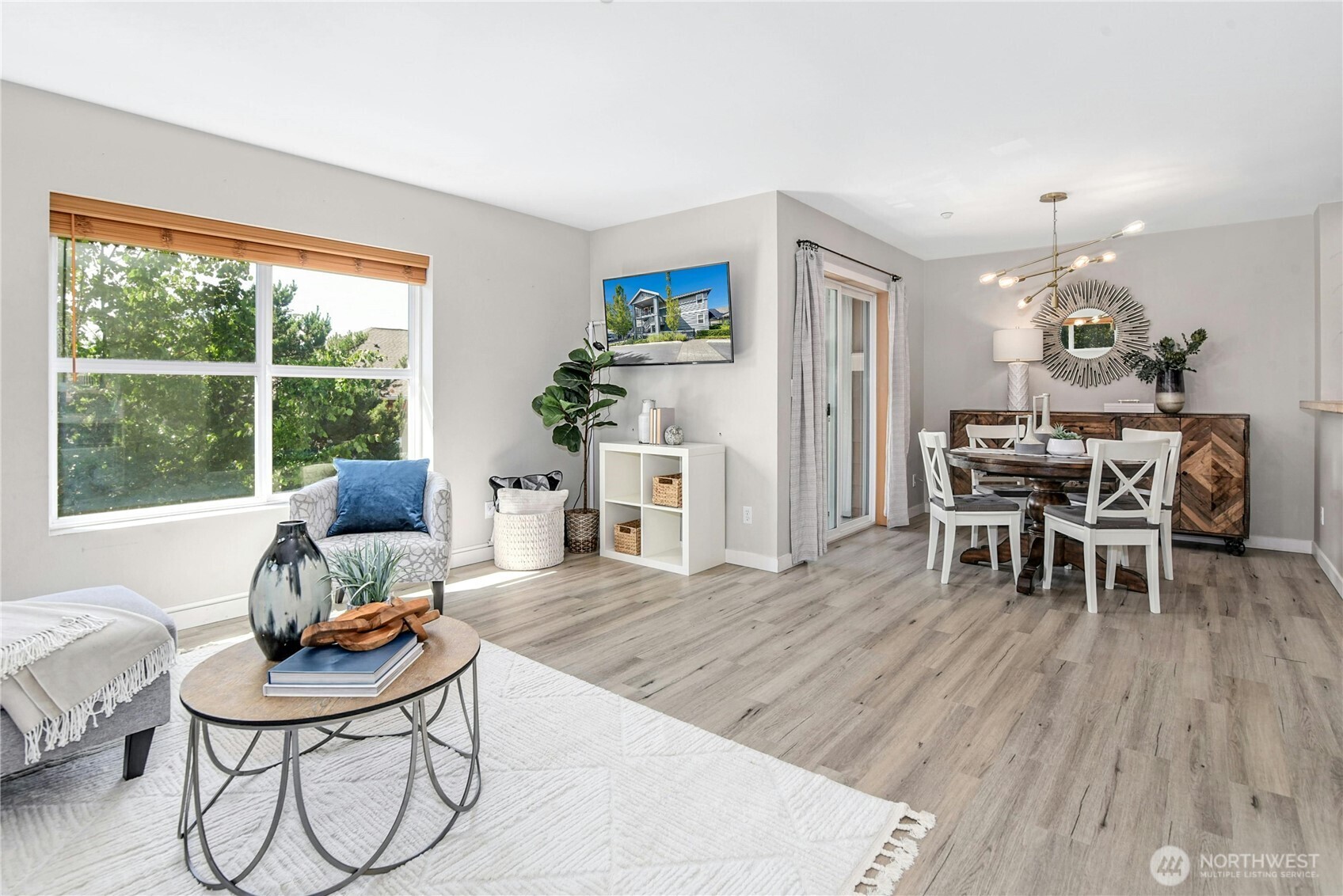 1698 25th Place NE Unit: 304