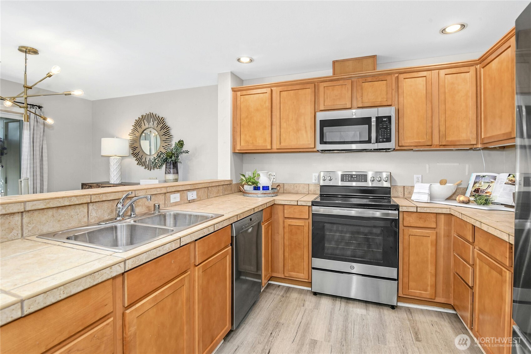 1698 25th Place NE Unit: 304