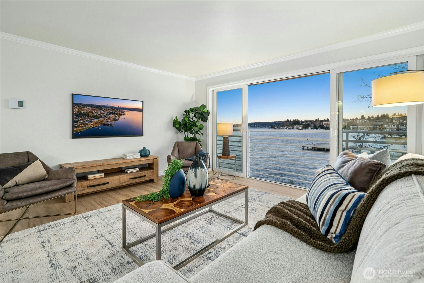 733 Lake Street S Unit: 202