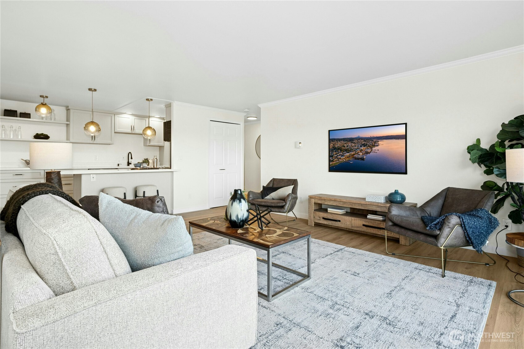 733 Lake Street S Unit: 202