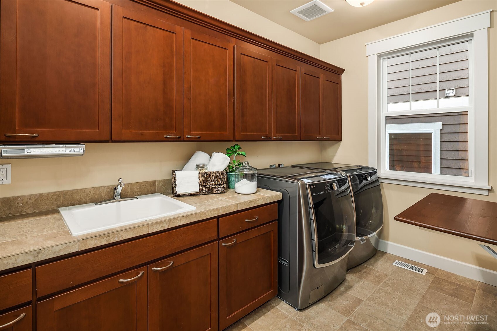 3311 Burnett Avenue N