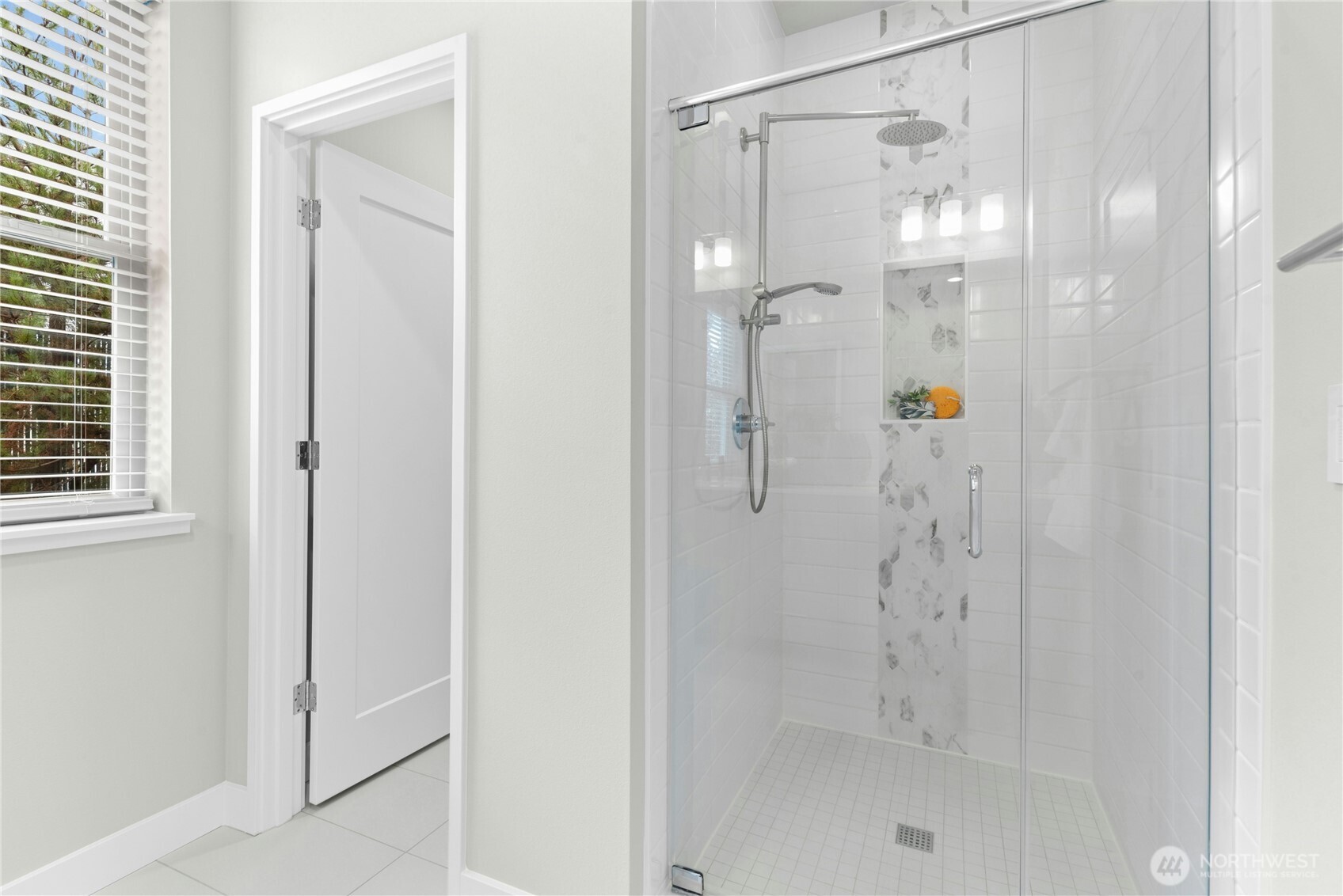 11416 117th Lane NE Unit: E004