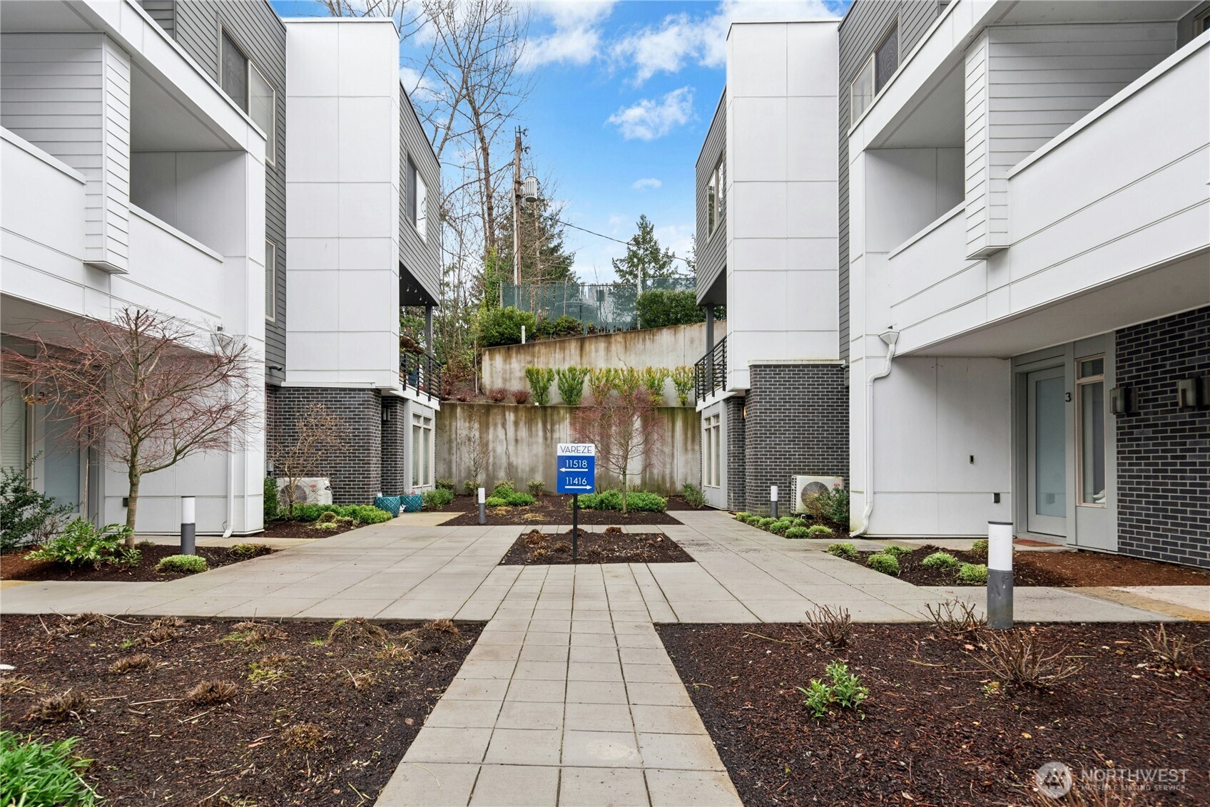 11416 117th Lane NE Unit: E004