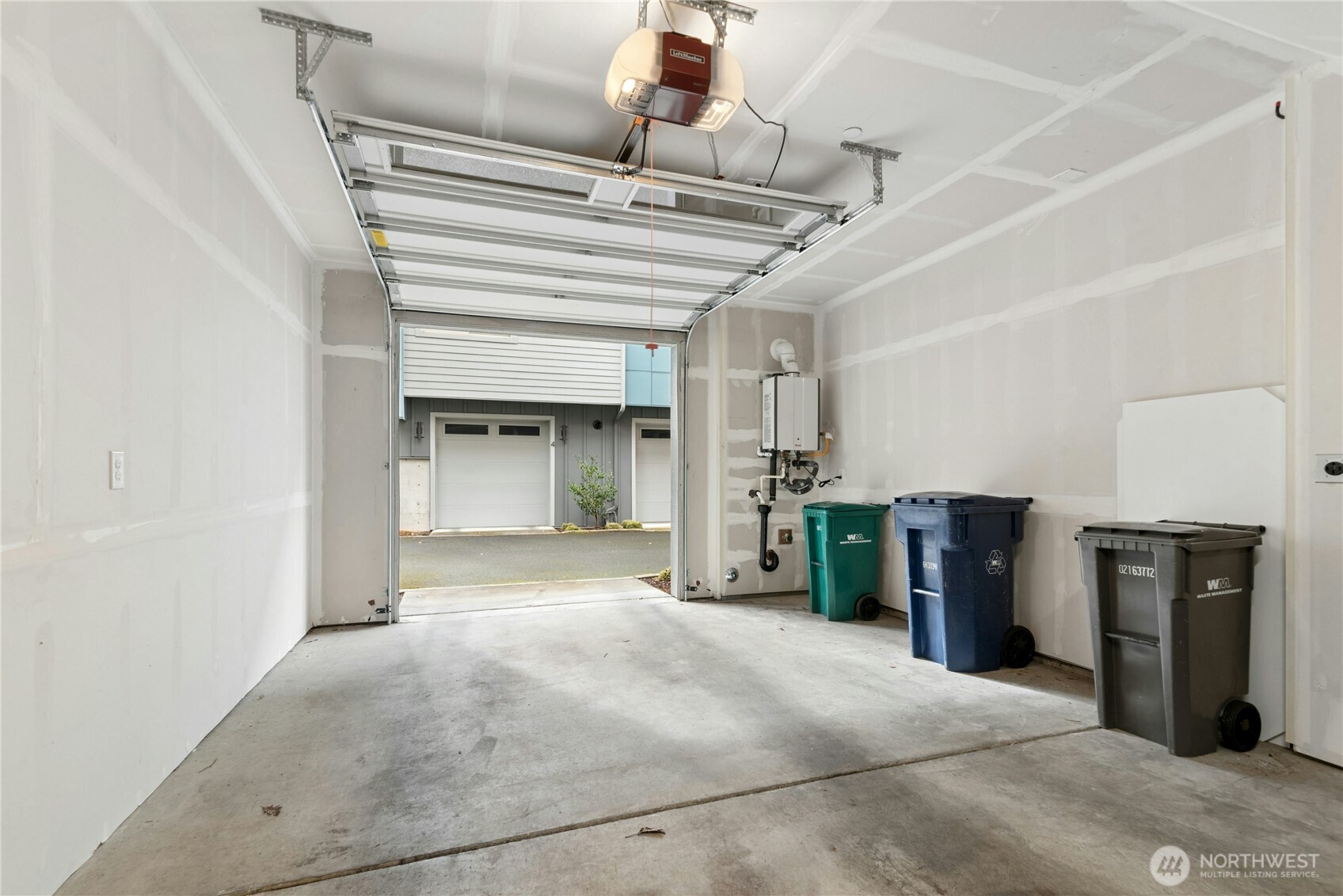 11416 117th Lane NE Unit: E004