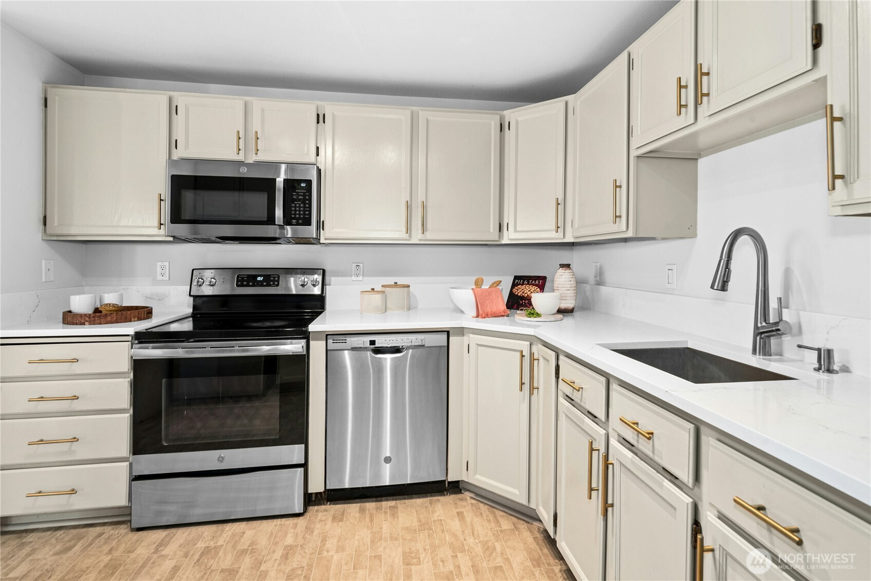 8720 Phinney Avenue N Unit: 21