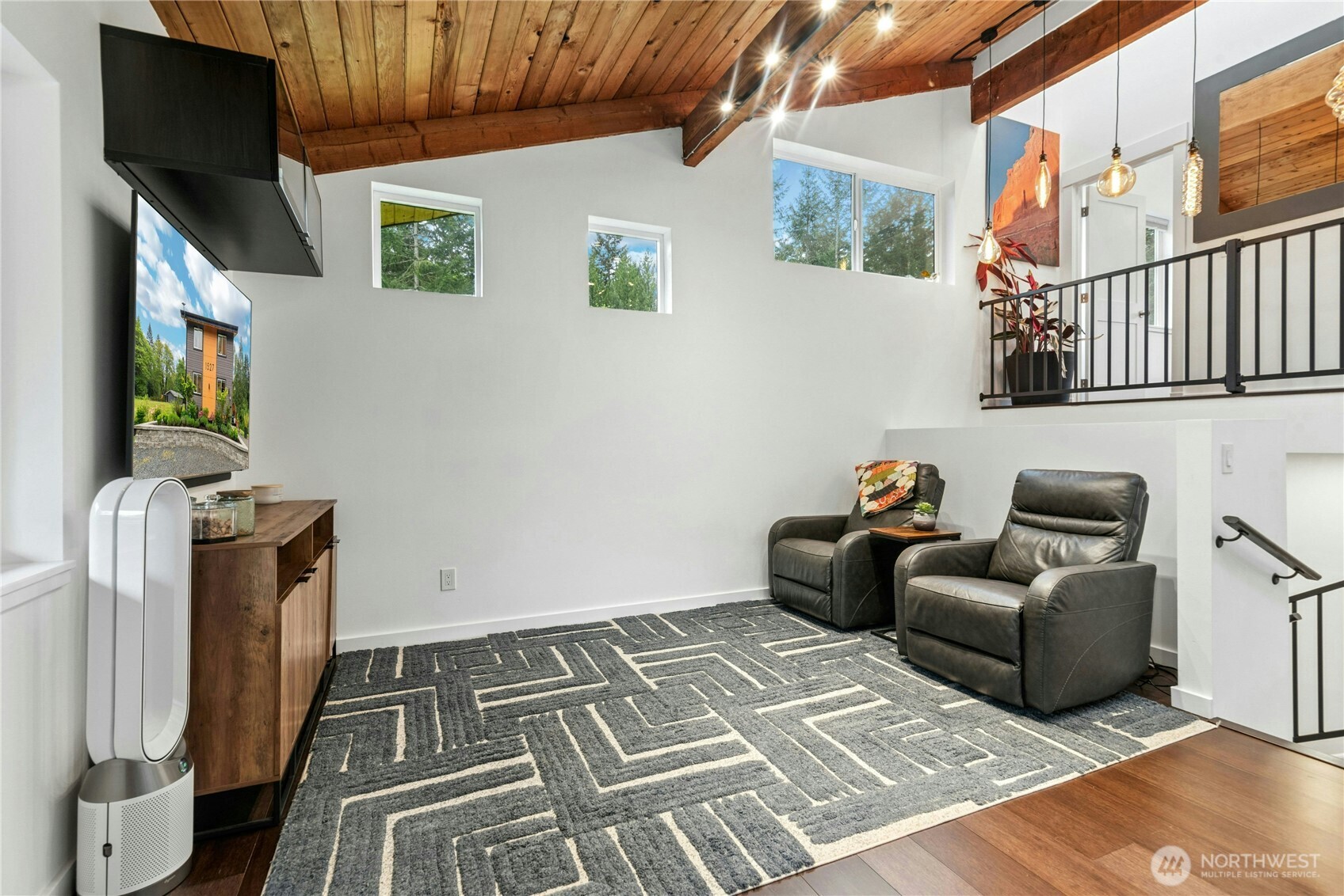 1527 Newberg Road