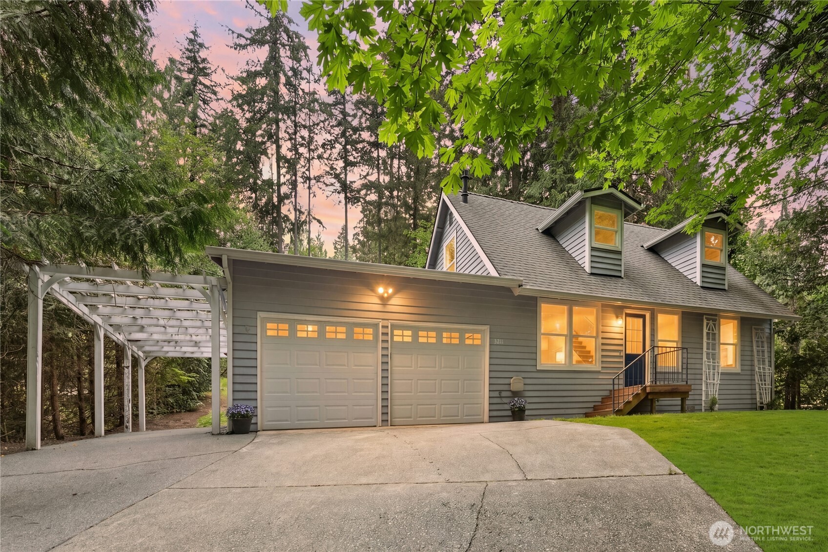 3211 W Ames Lake Drive NE