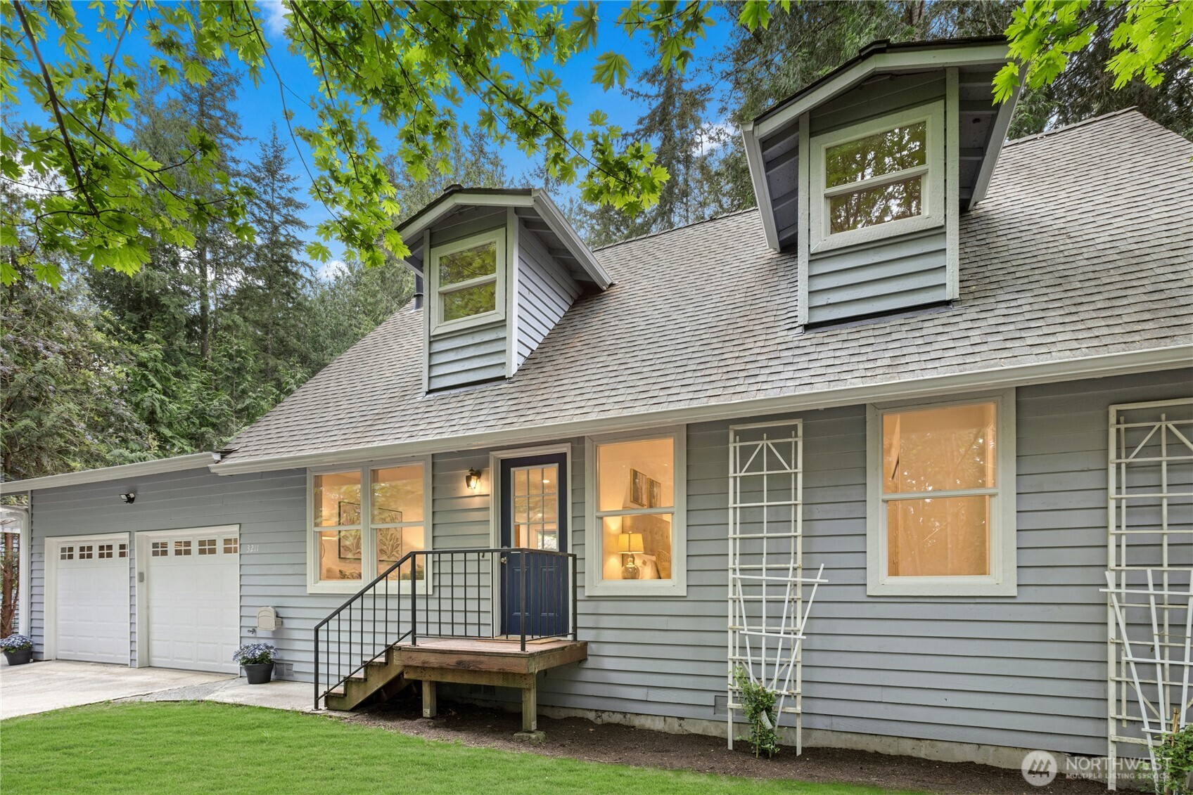 3211 W Ames Lake Drive NE