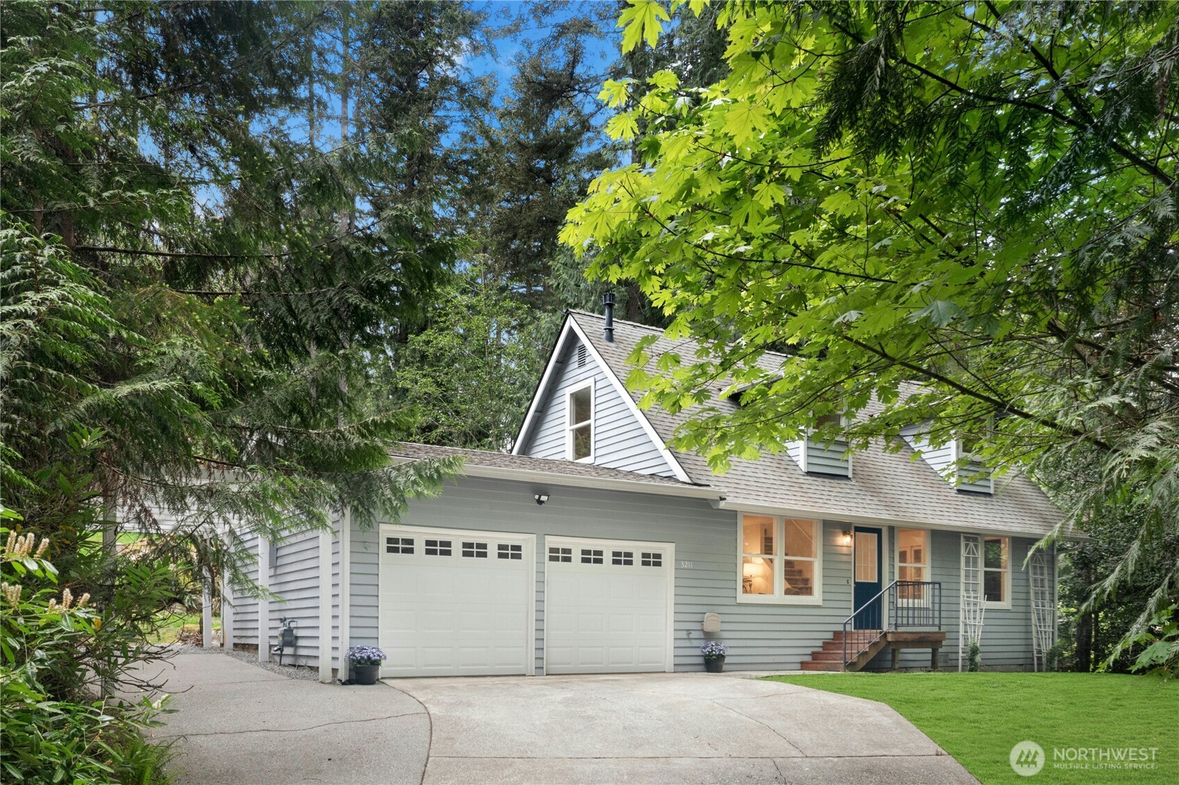 3211 W Ames Lake Drive NE