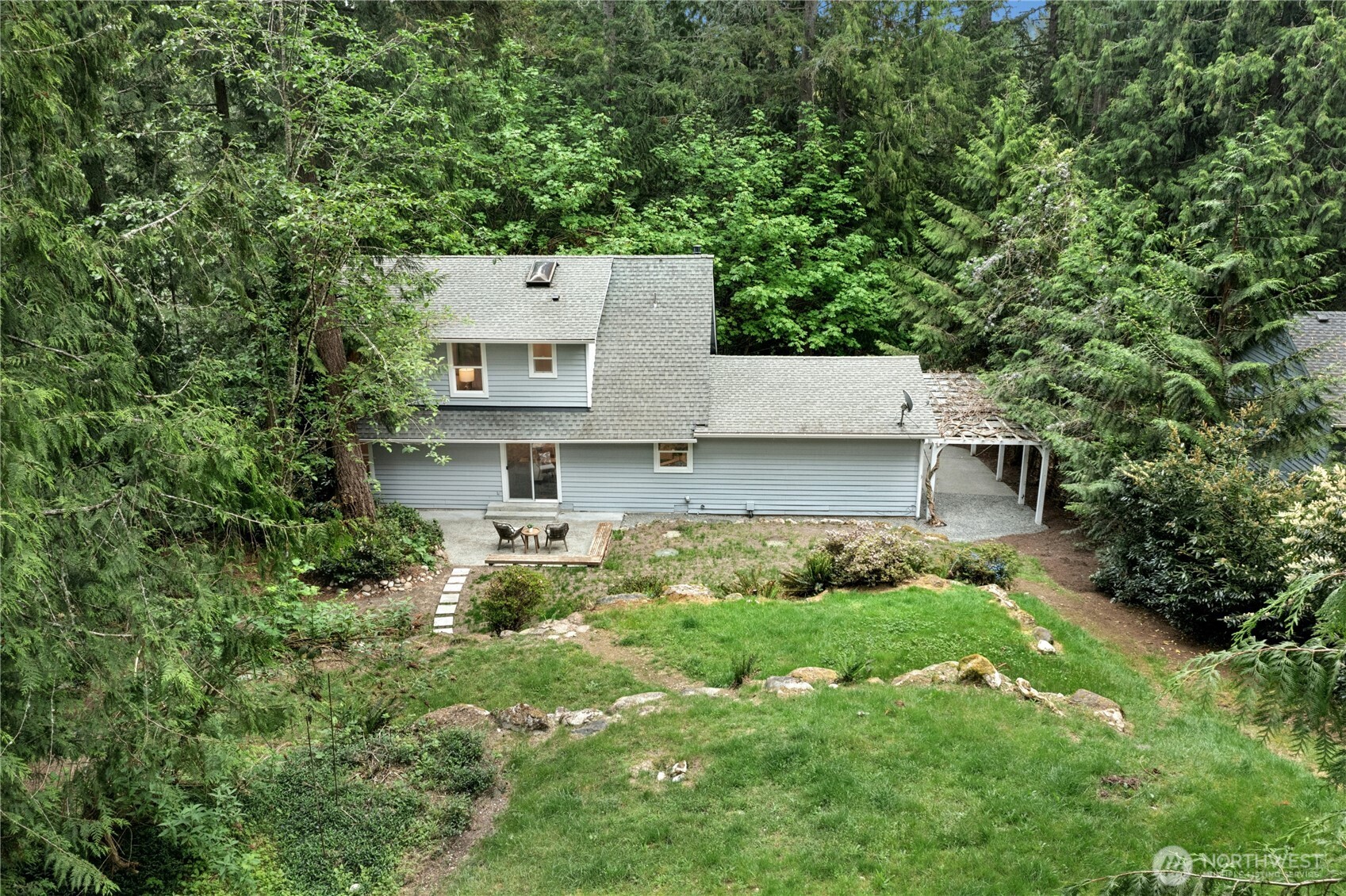 3211 W Ames Lake Drive NE