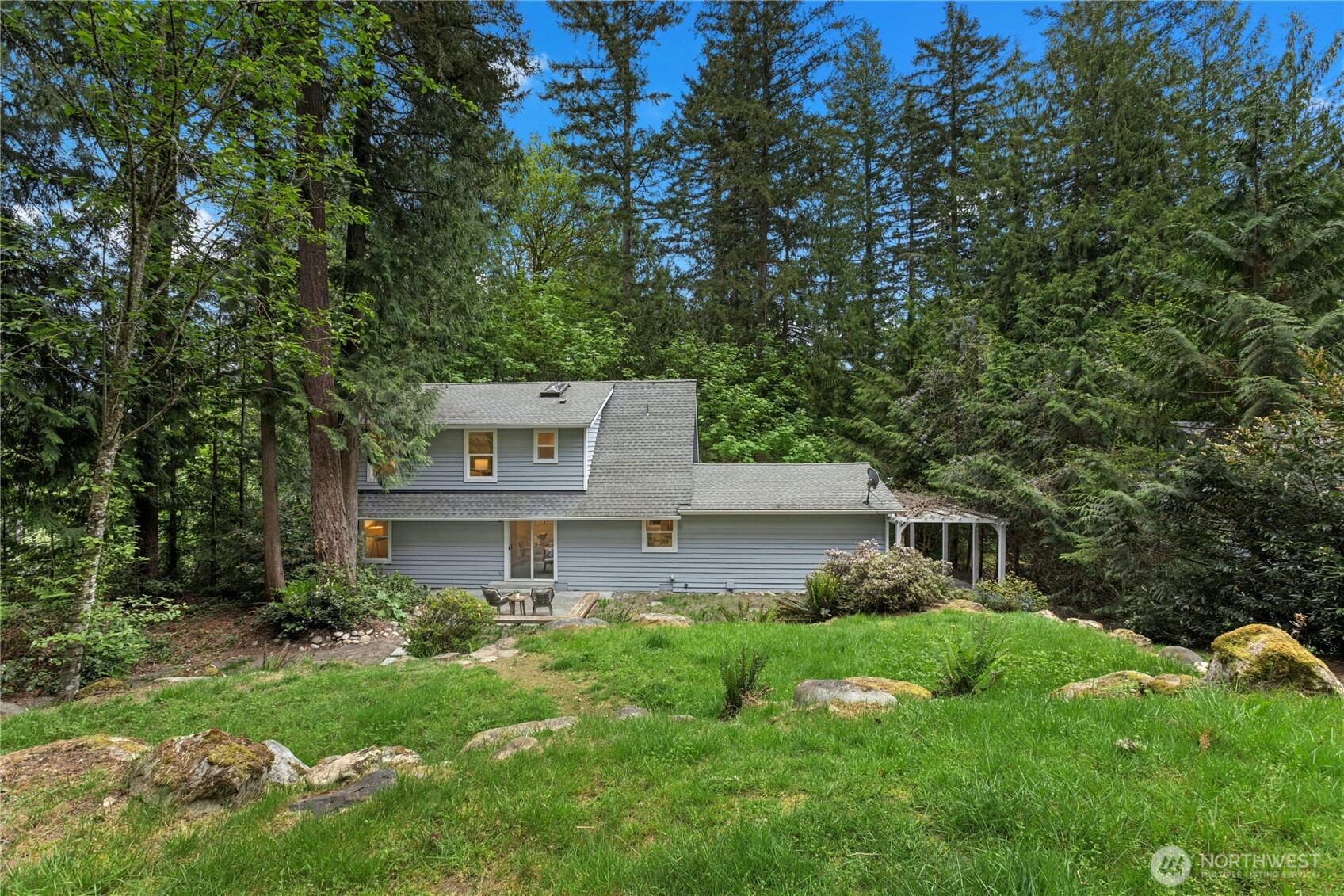 3211 W Ames Lake Drive NE
