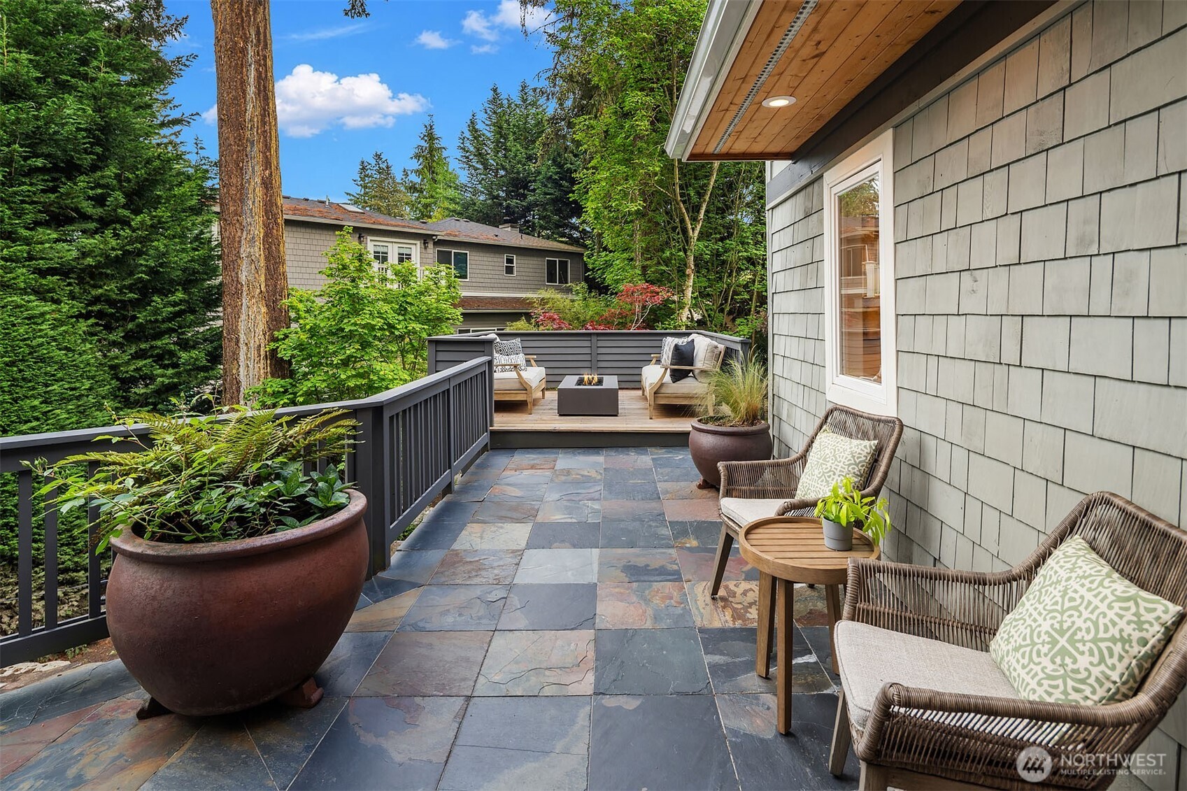 2038 9th Street W