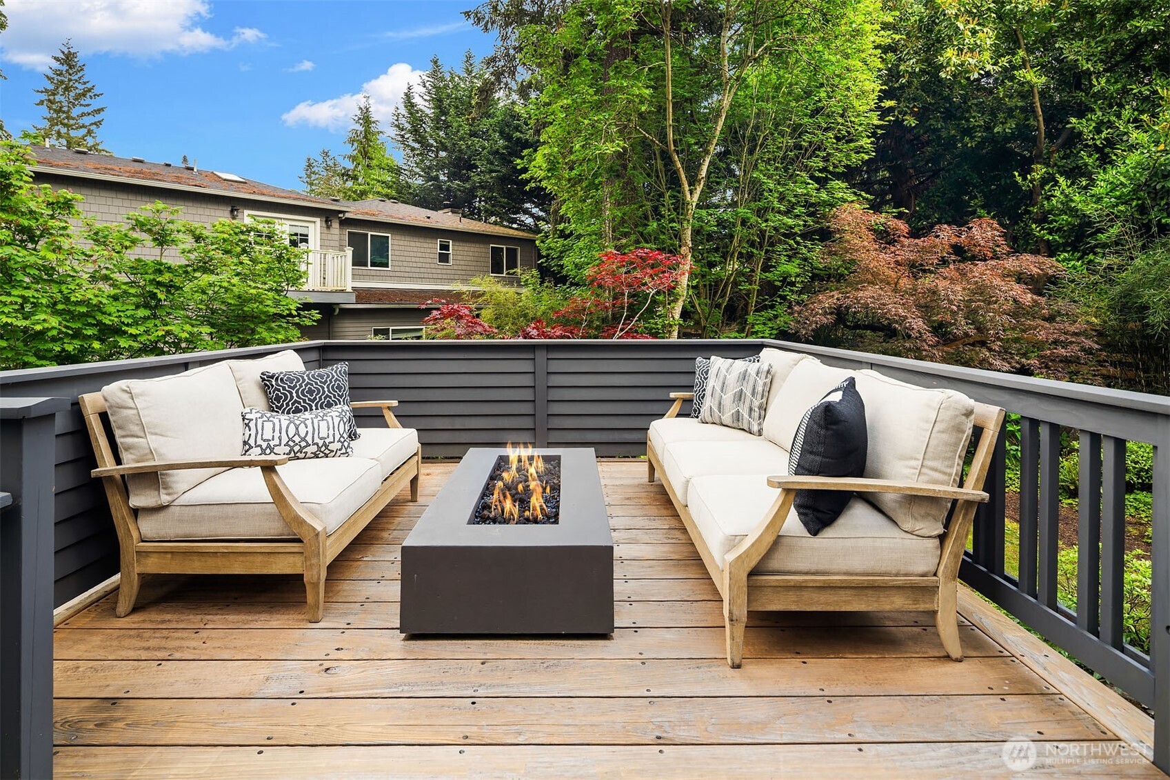 2038 9th Street W