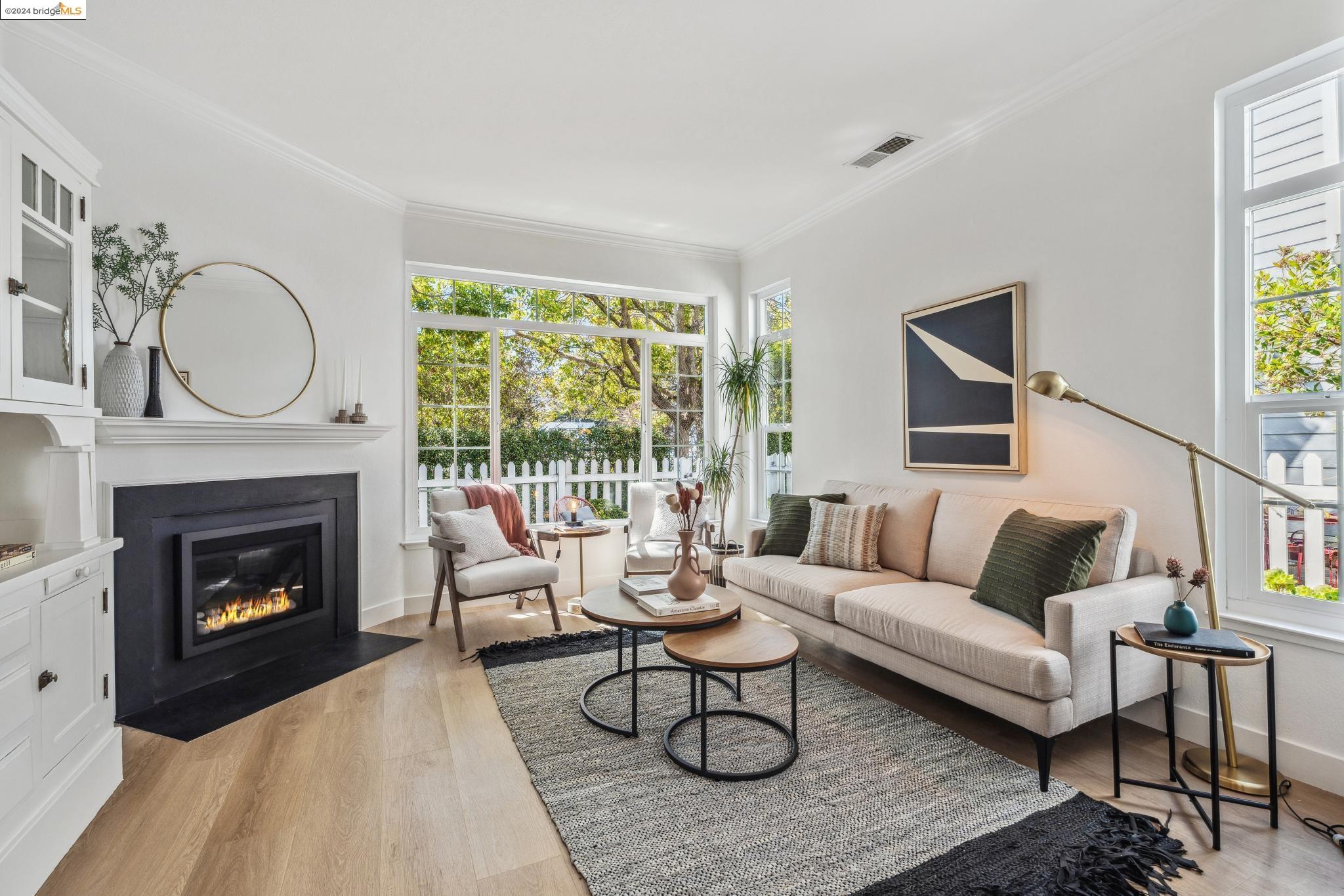 107 Commodore Dr
