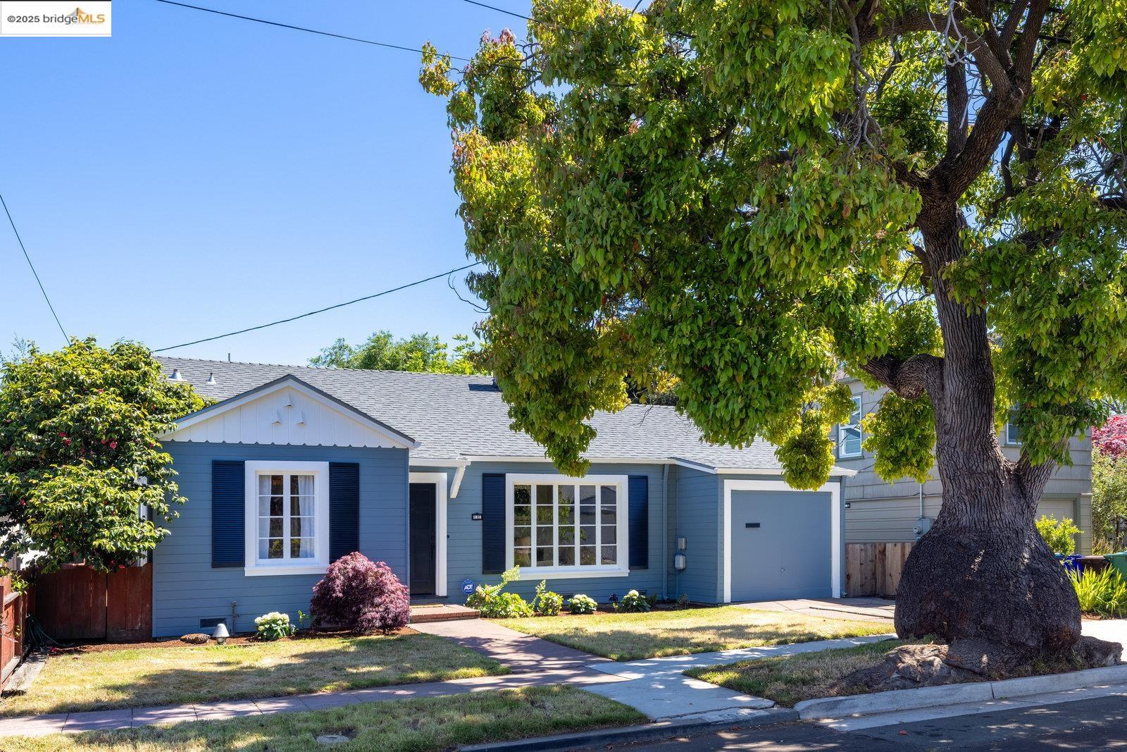 5838 Sacramento Ave