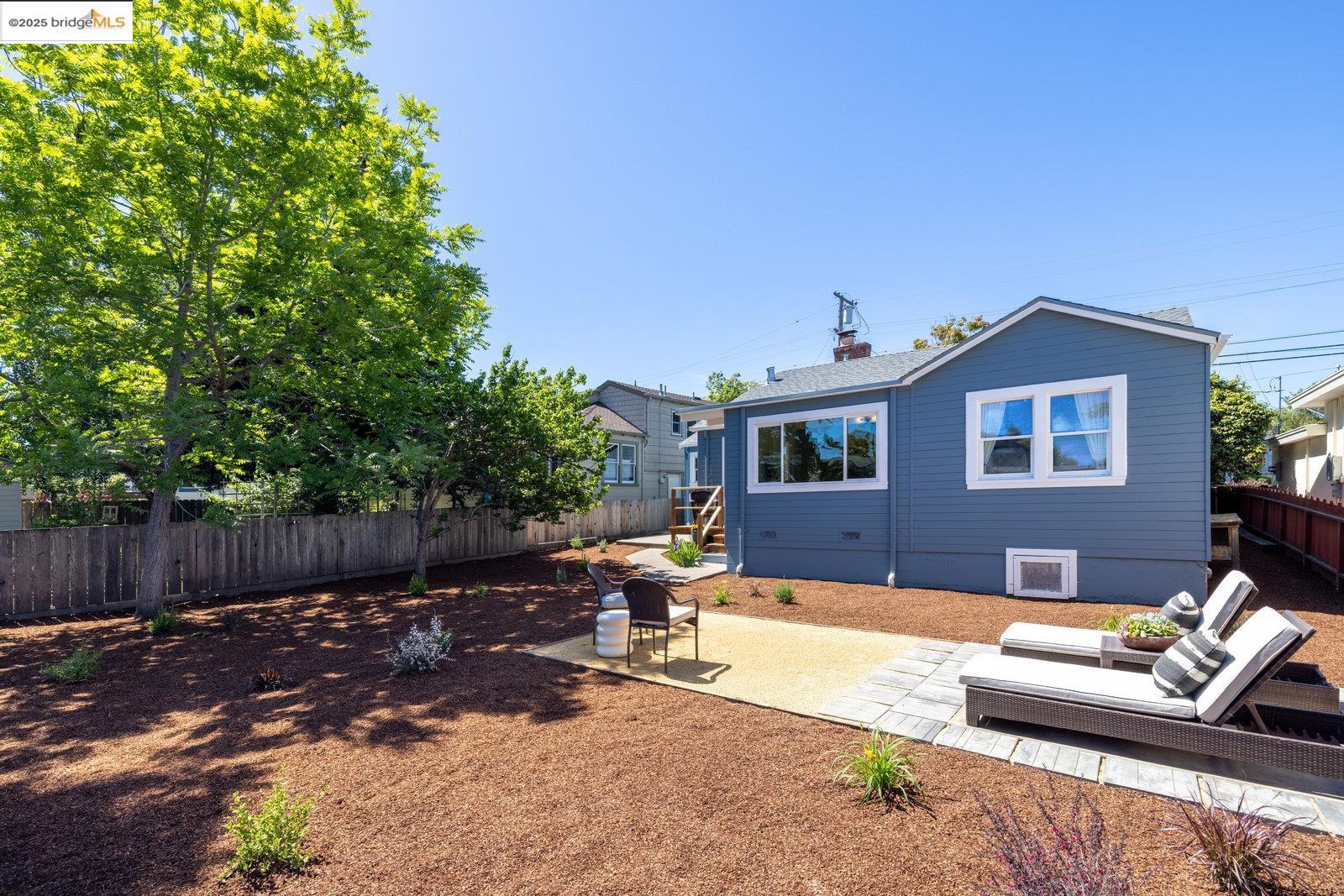 5838 Sacramento Ave