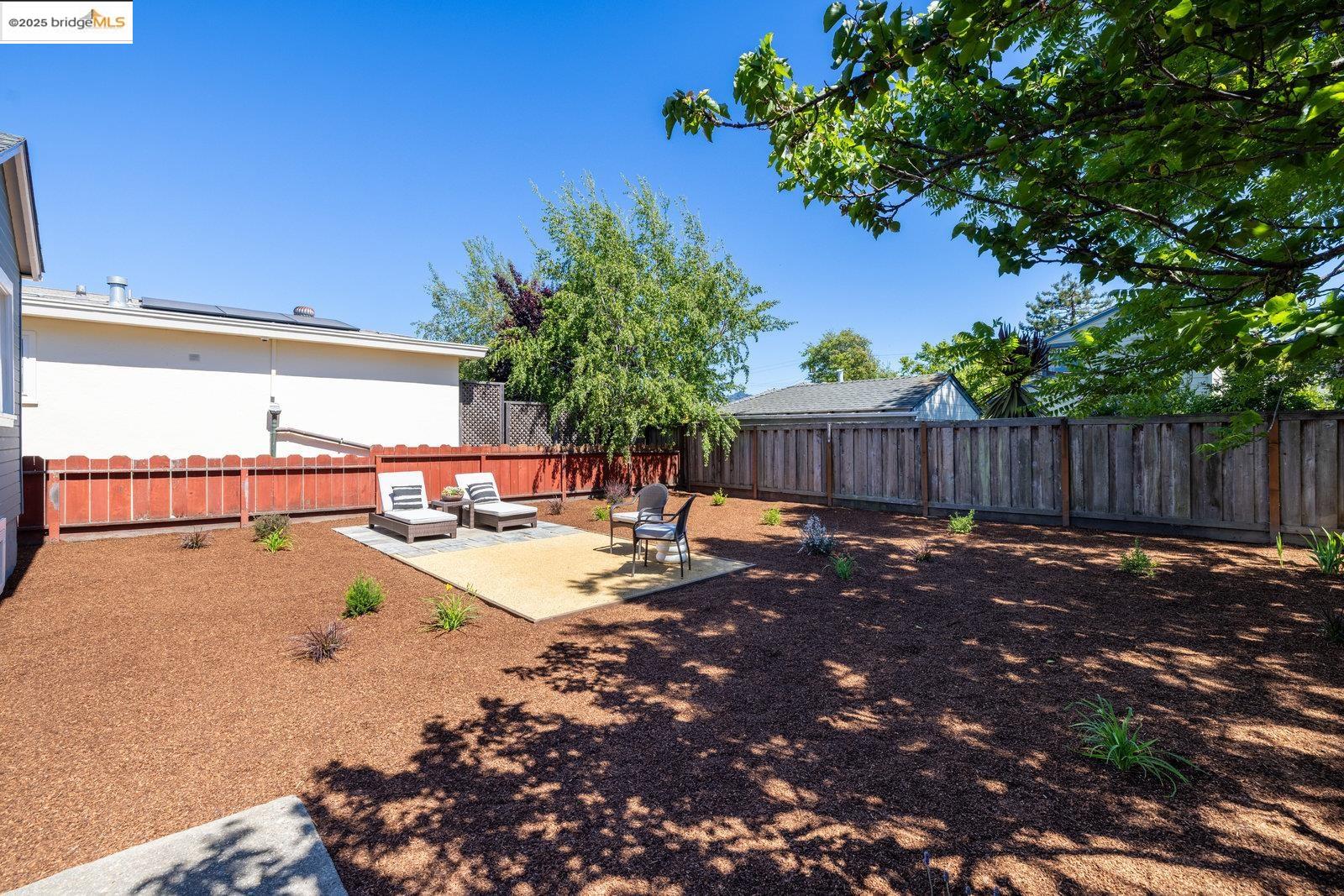 5838 Sacramento Ave