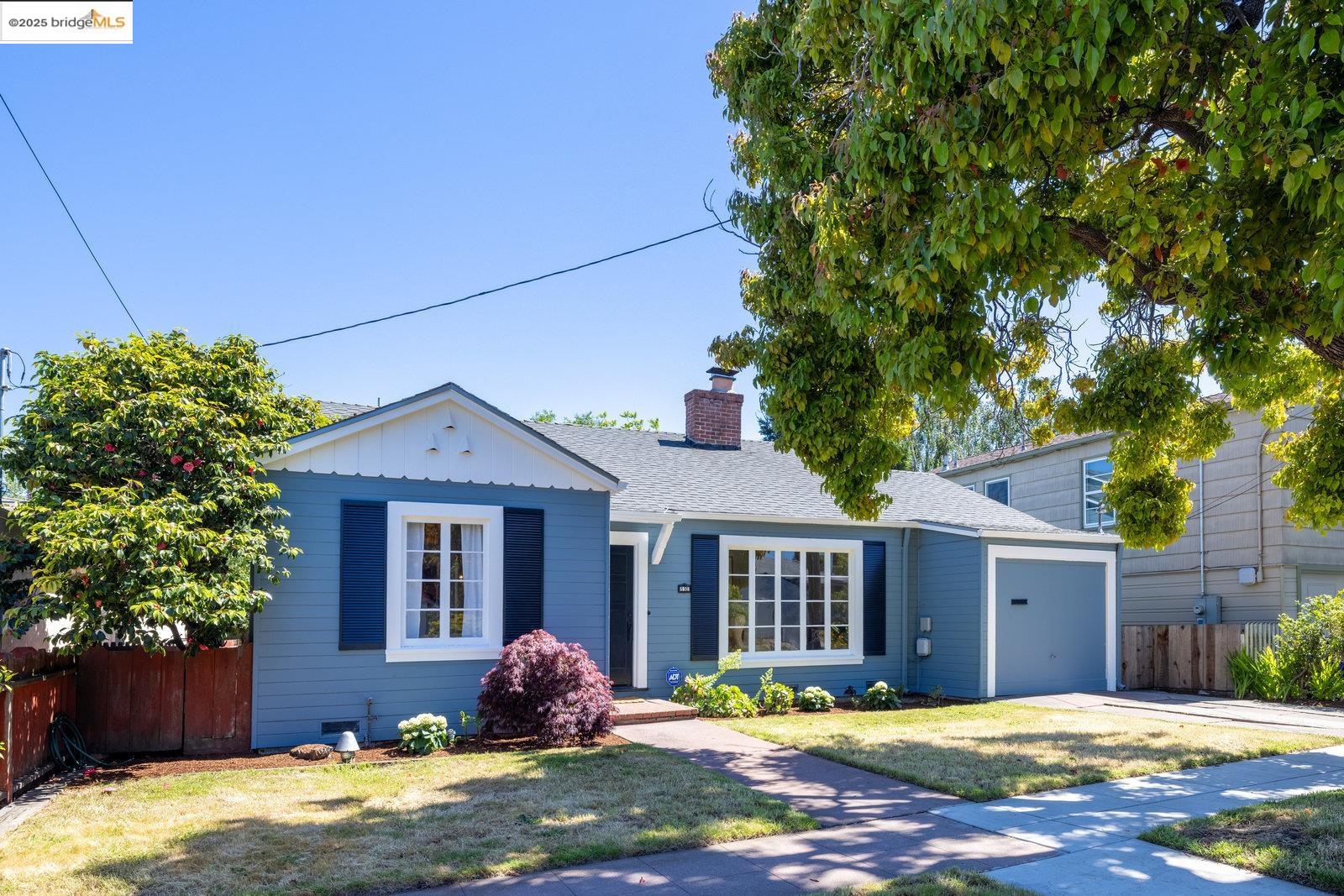 5838 Sacramento Ave