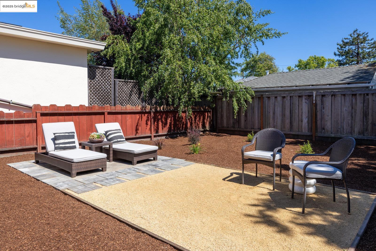 5838 Sacramento Ave