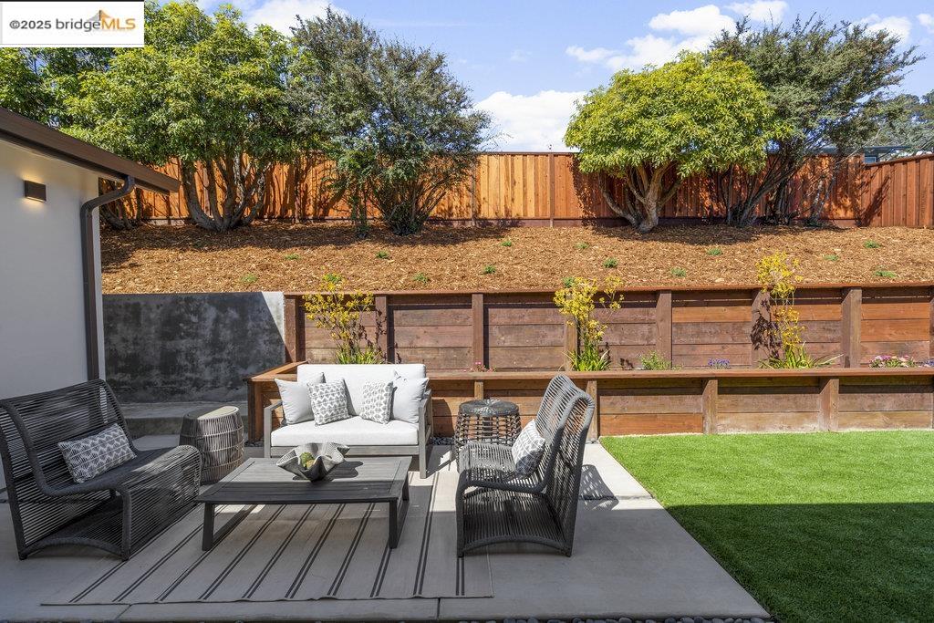 844 Gelston Place