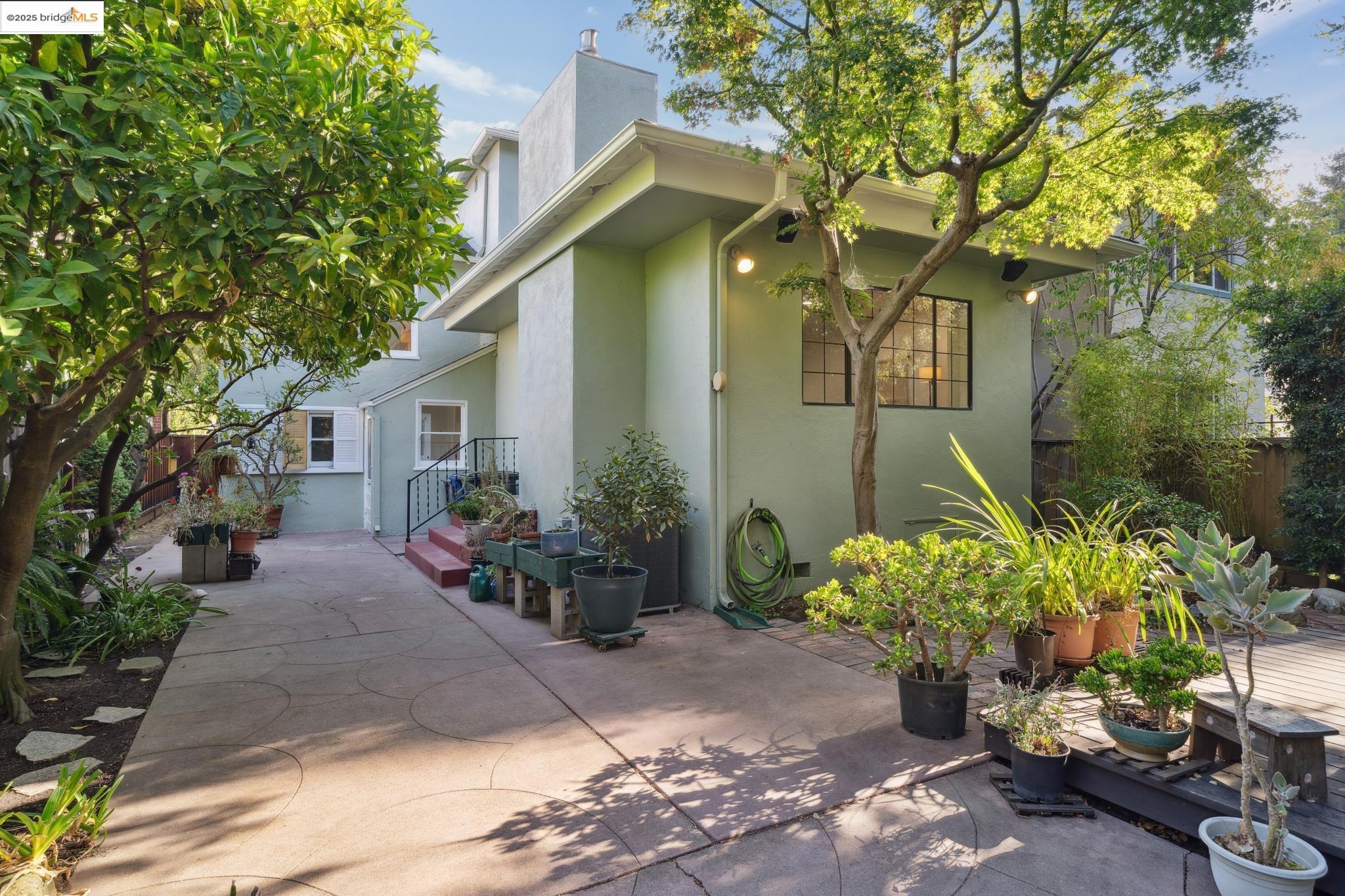 972 Collier Dr