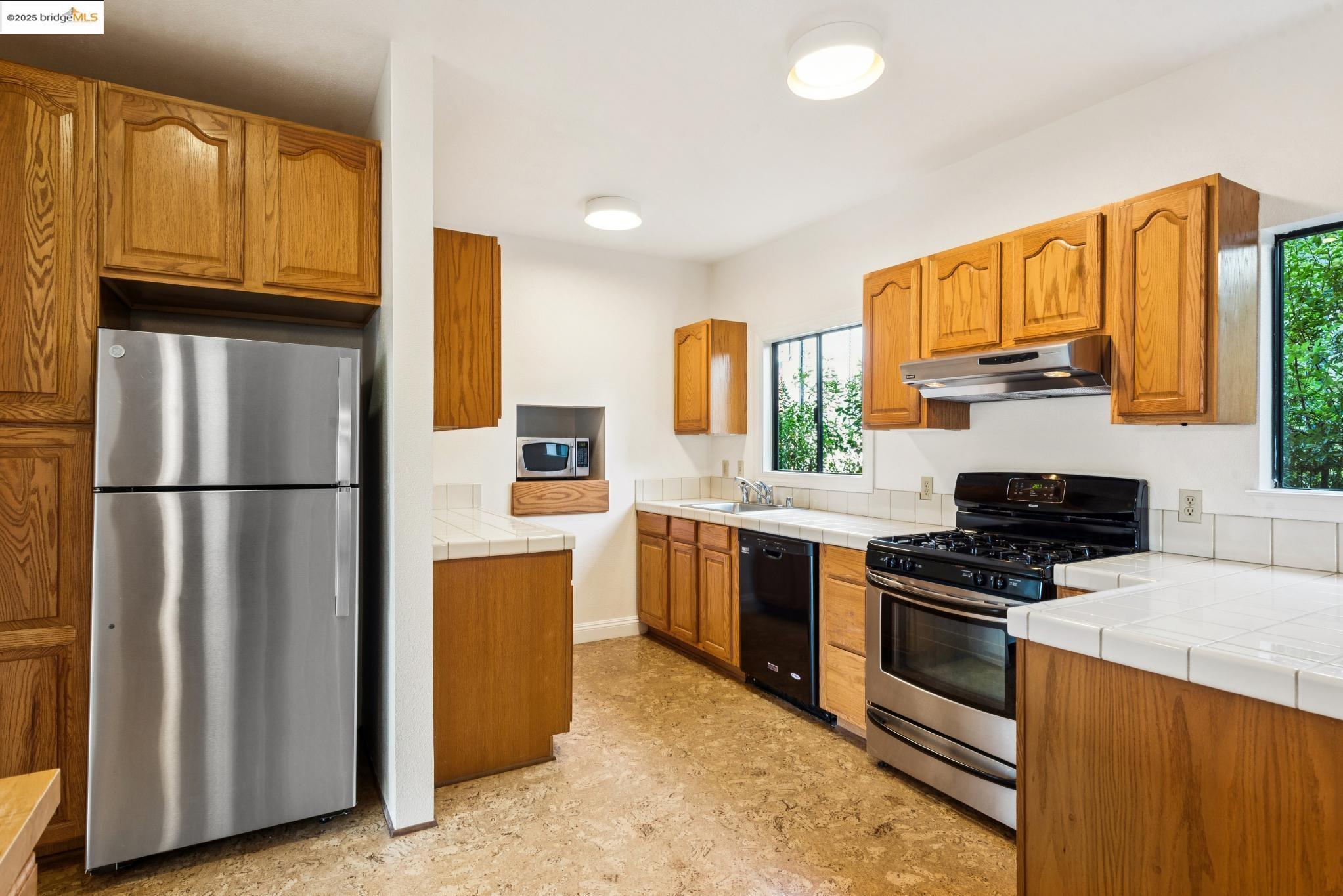 1521 Josephine St