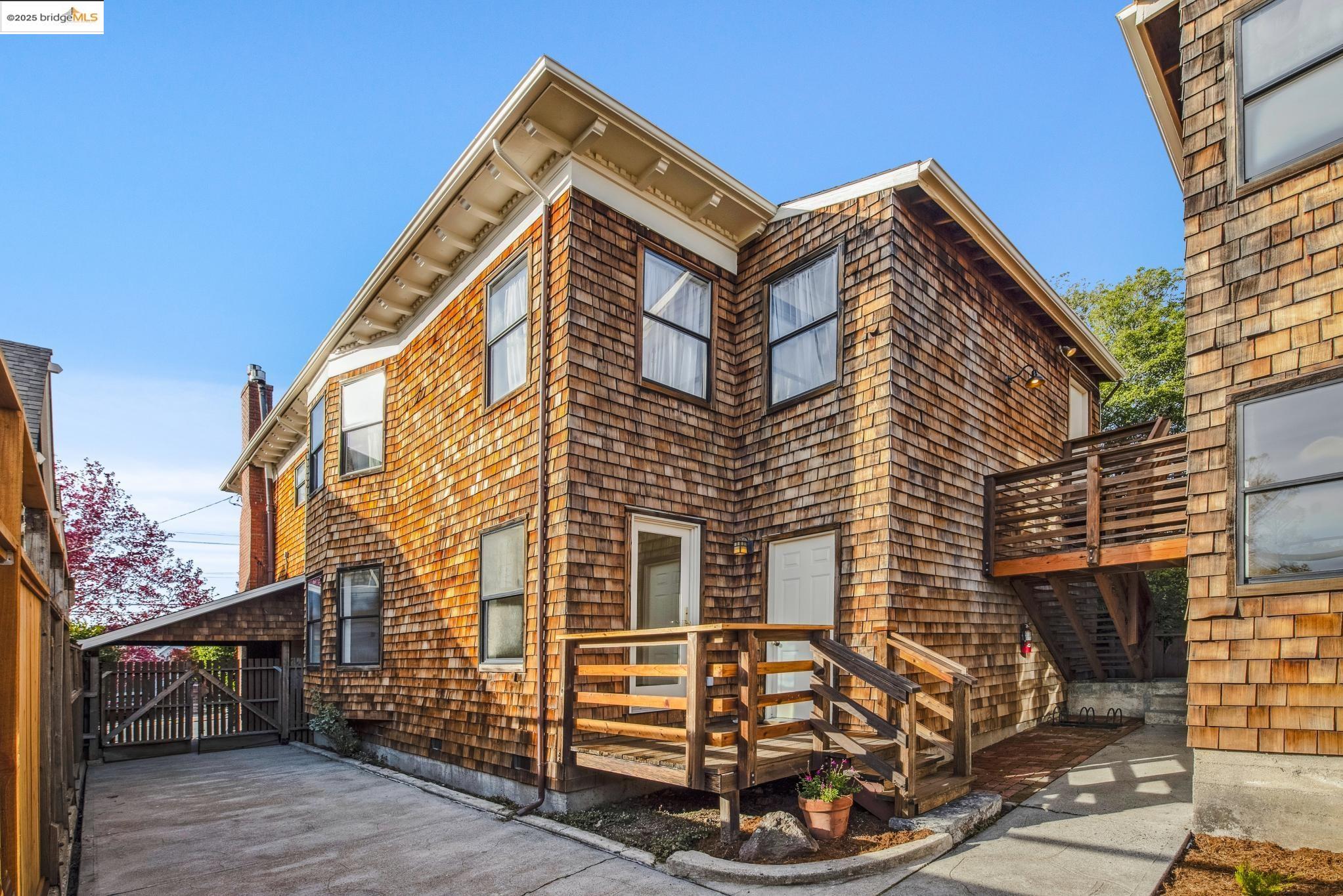 1521 Josephine St
