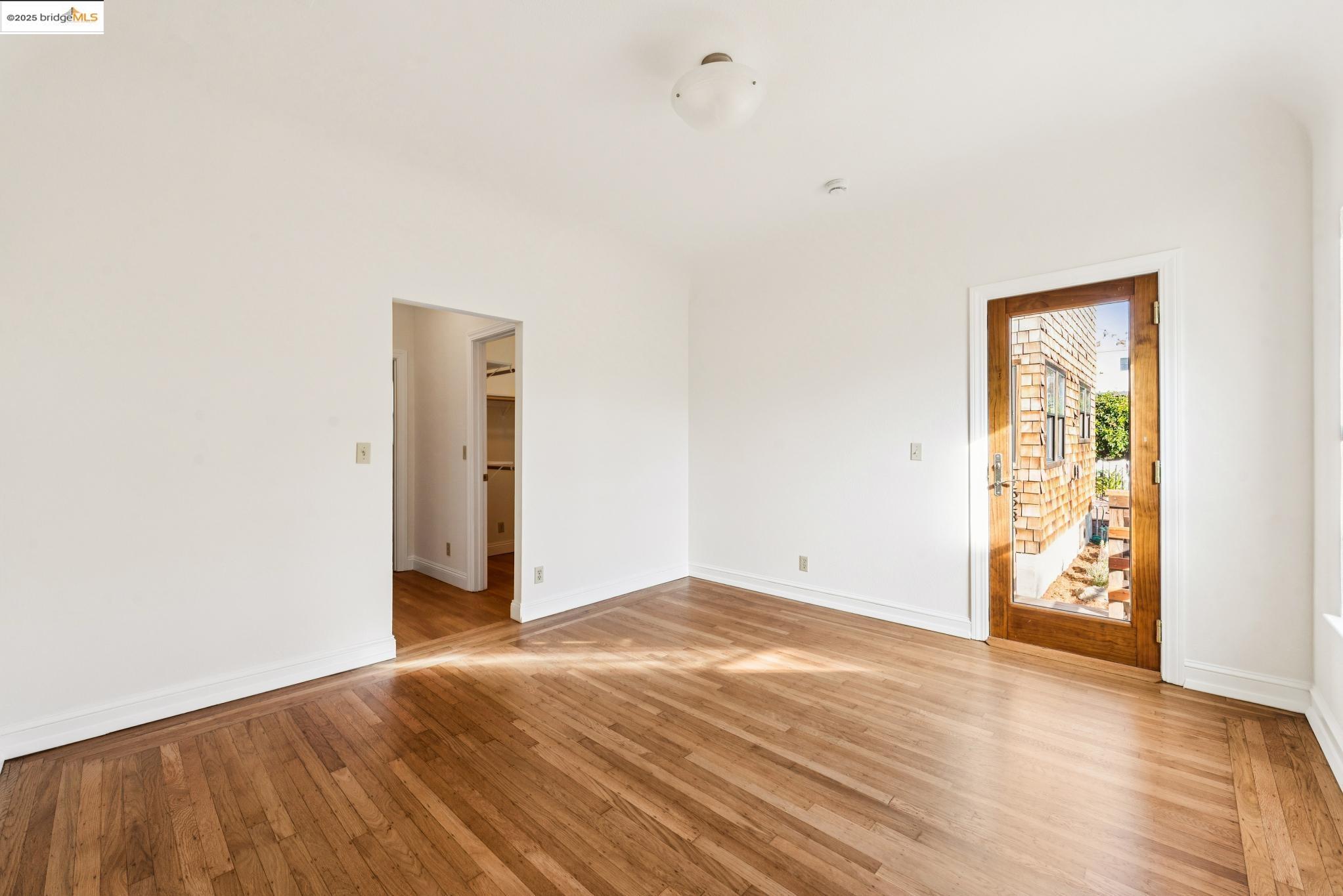 1521 Josephine St