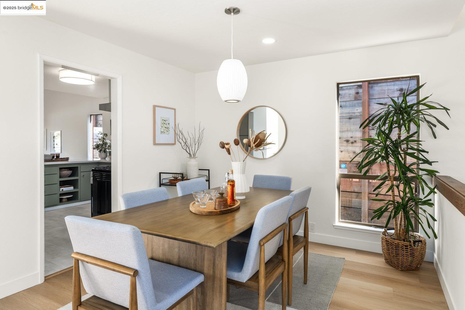 568 Vistamont Ave