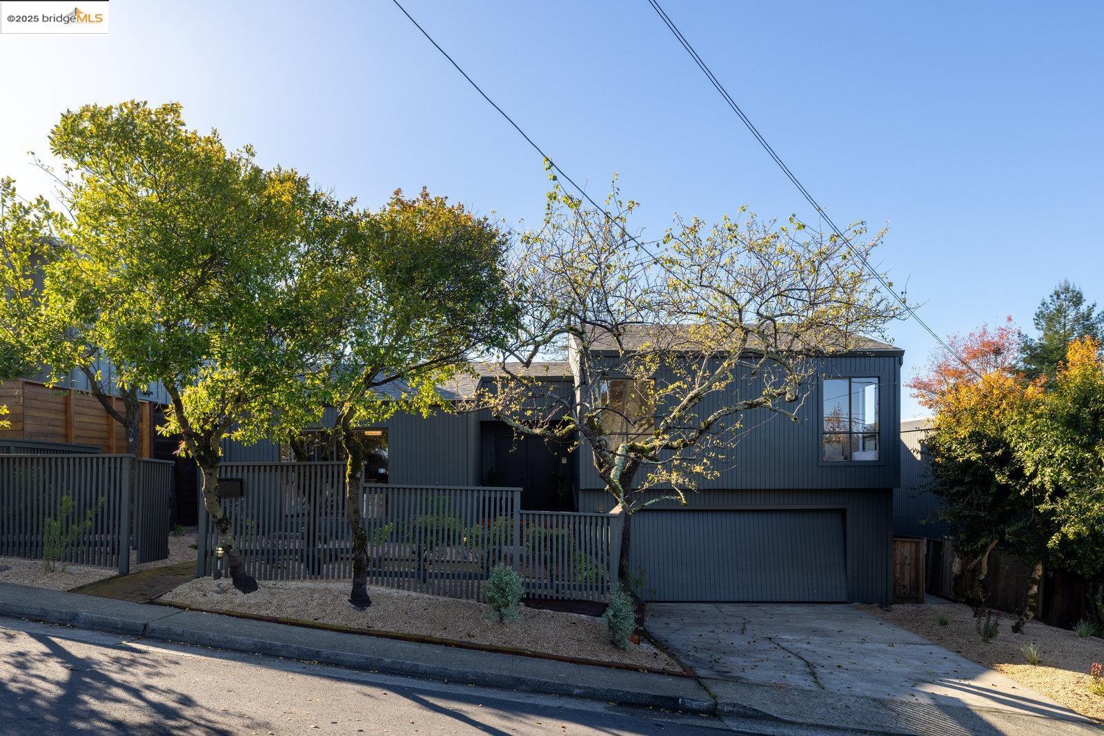 568 Vistamont Ave