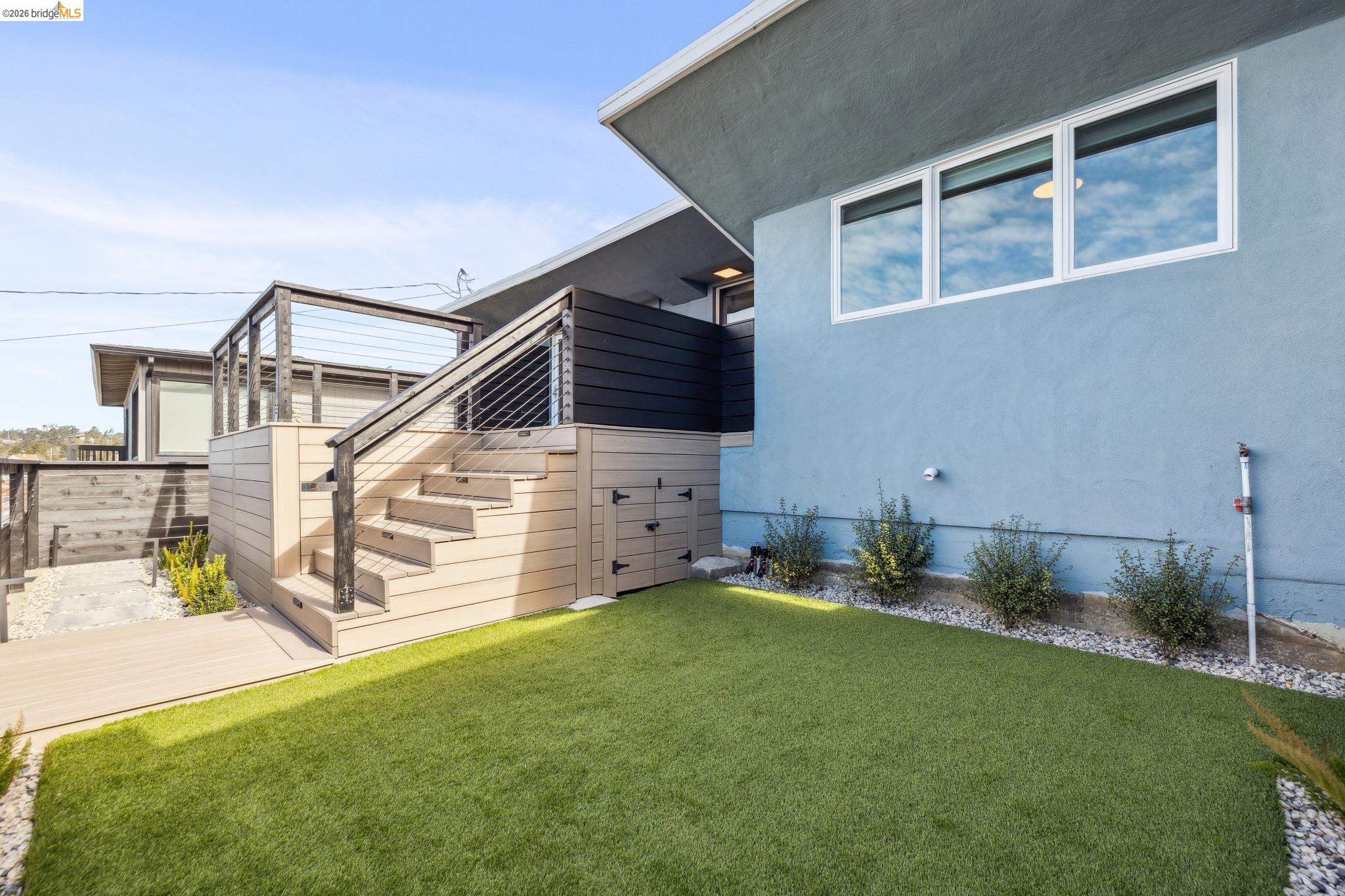 255 Stanford Ave
