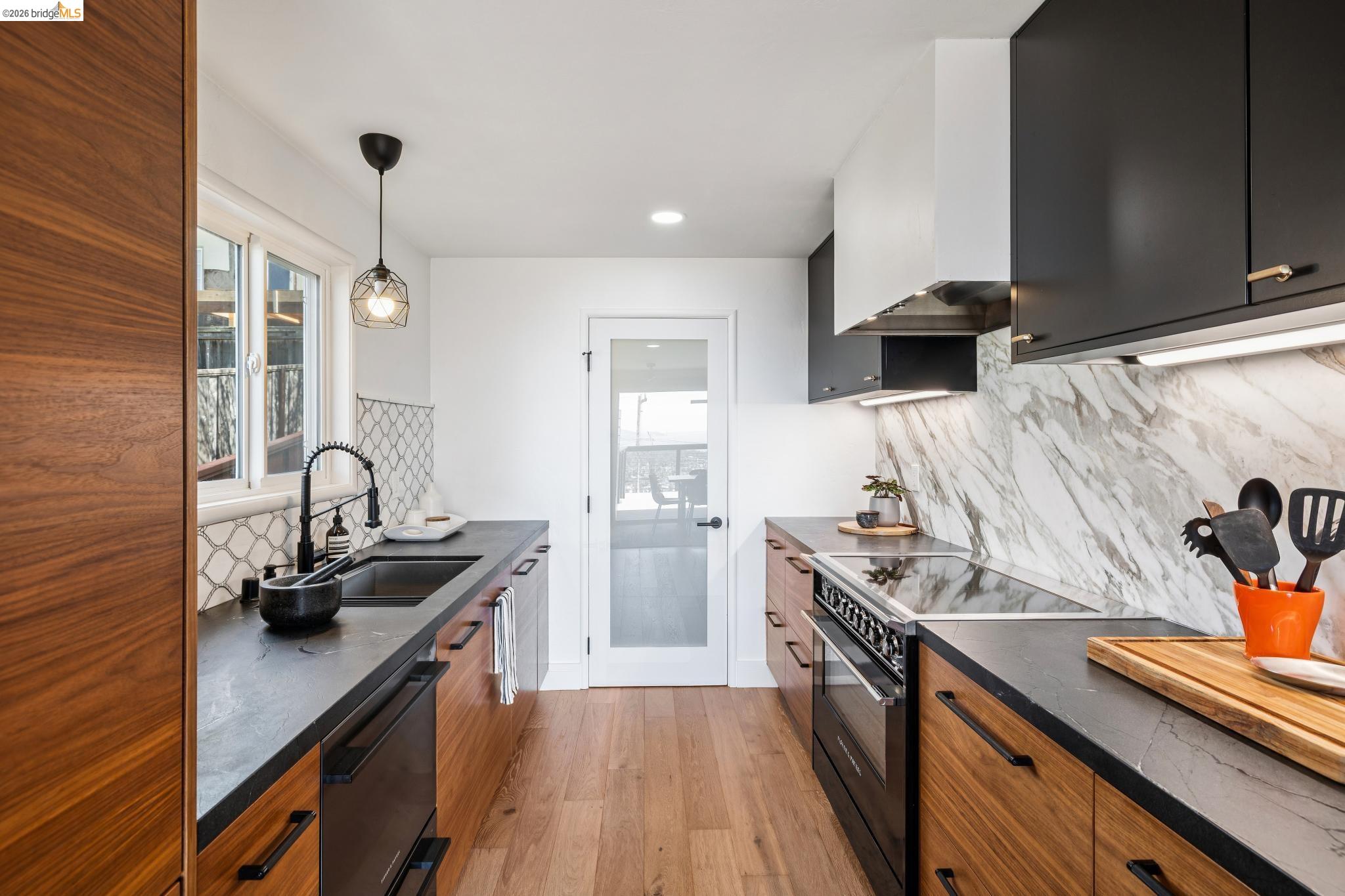 255 Stanford Ave