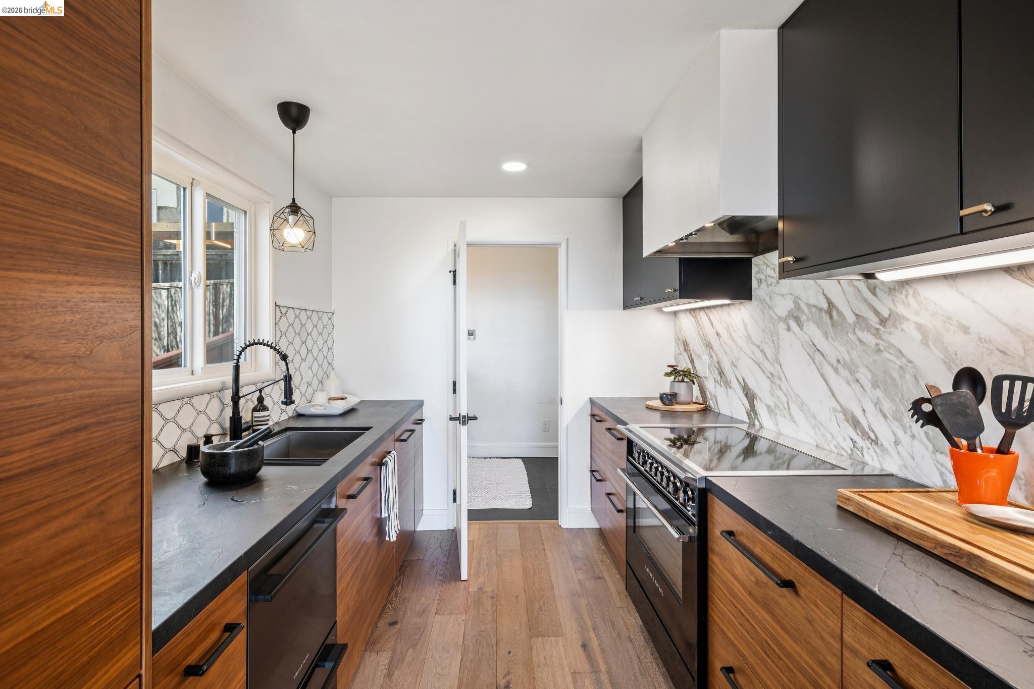255 Stanford Ave