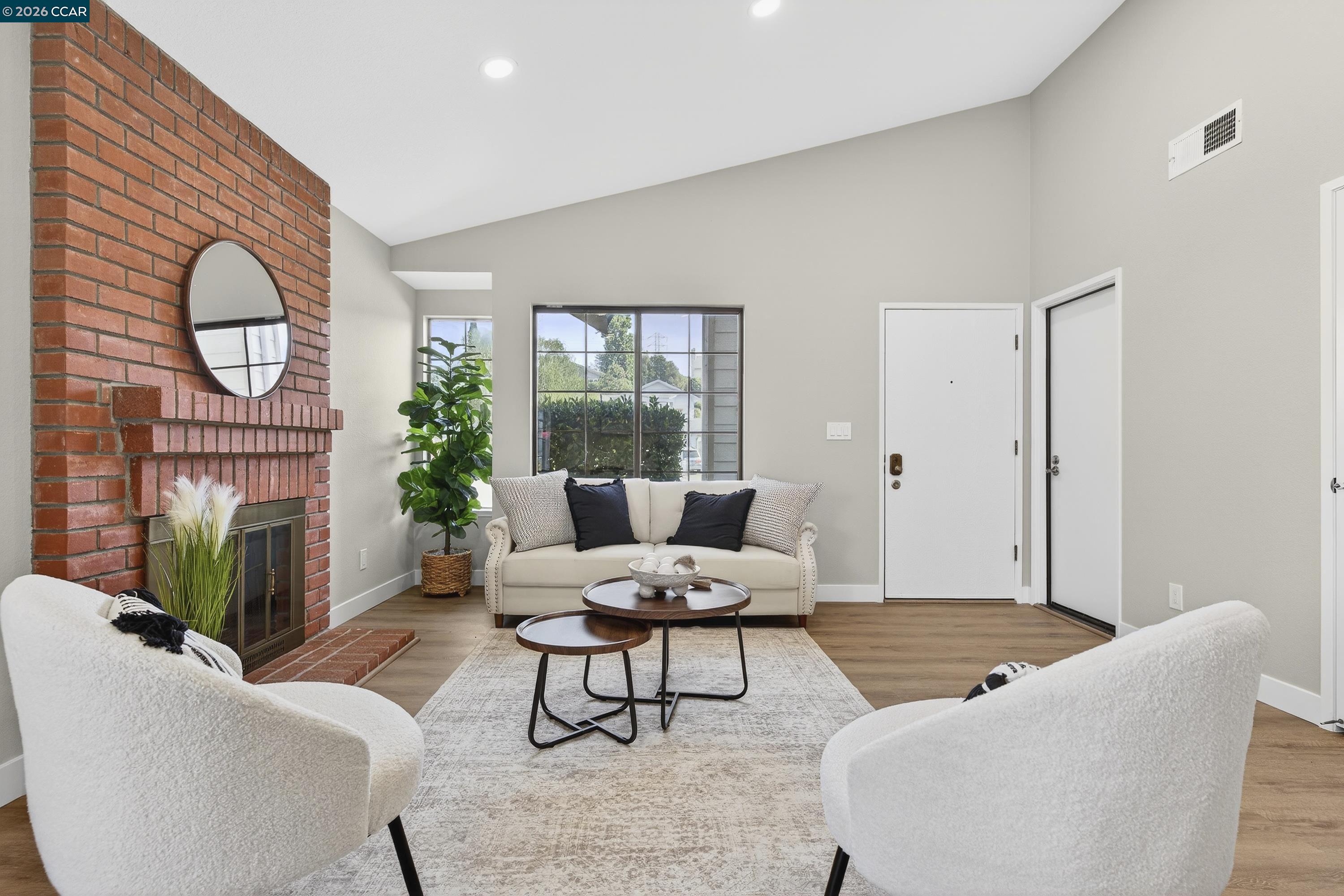 2413 Christian Ct