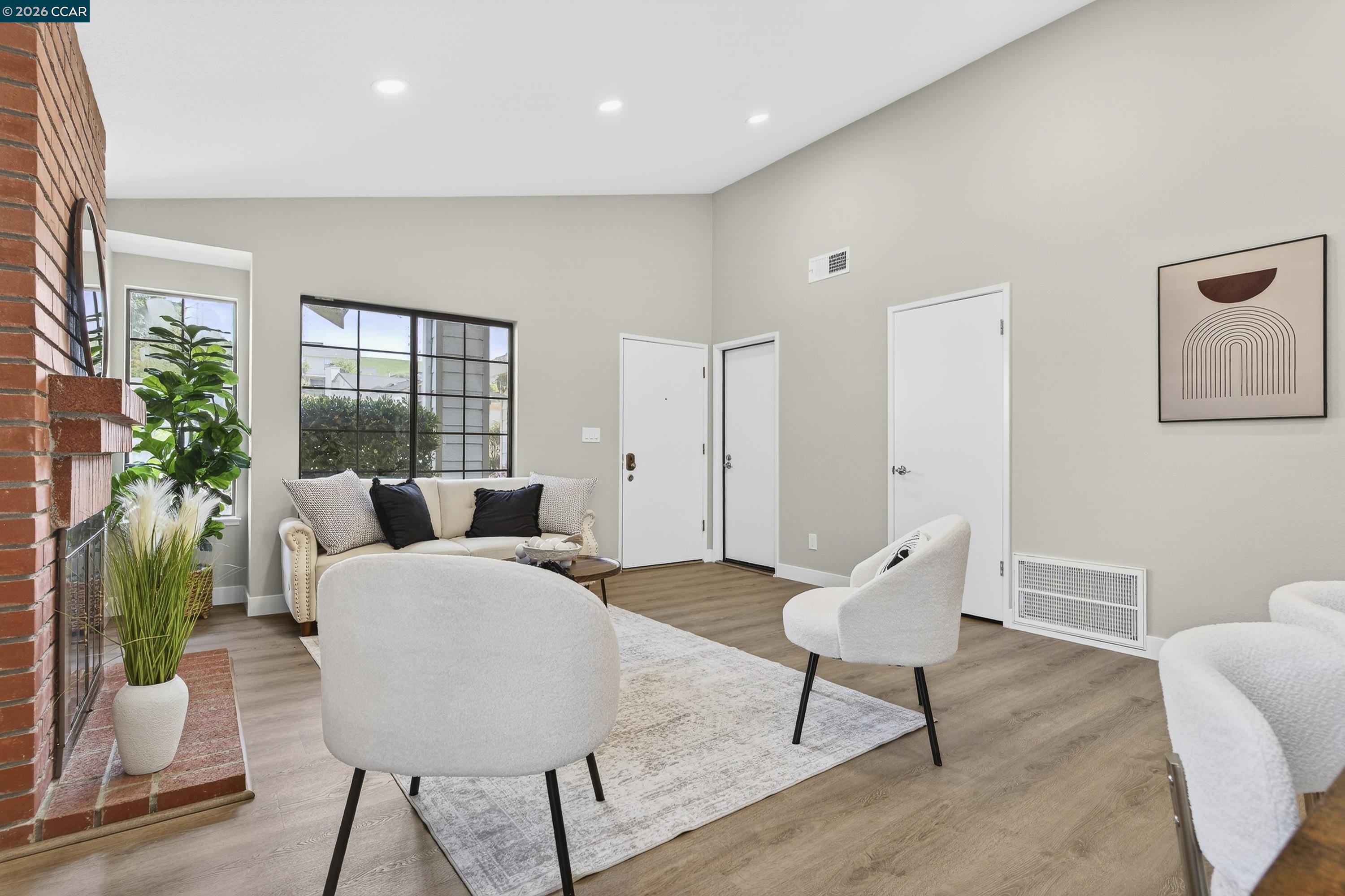 2413 Christian Ct
