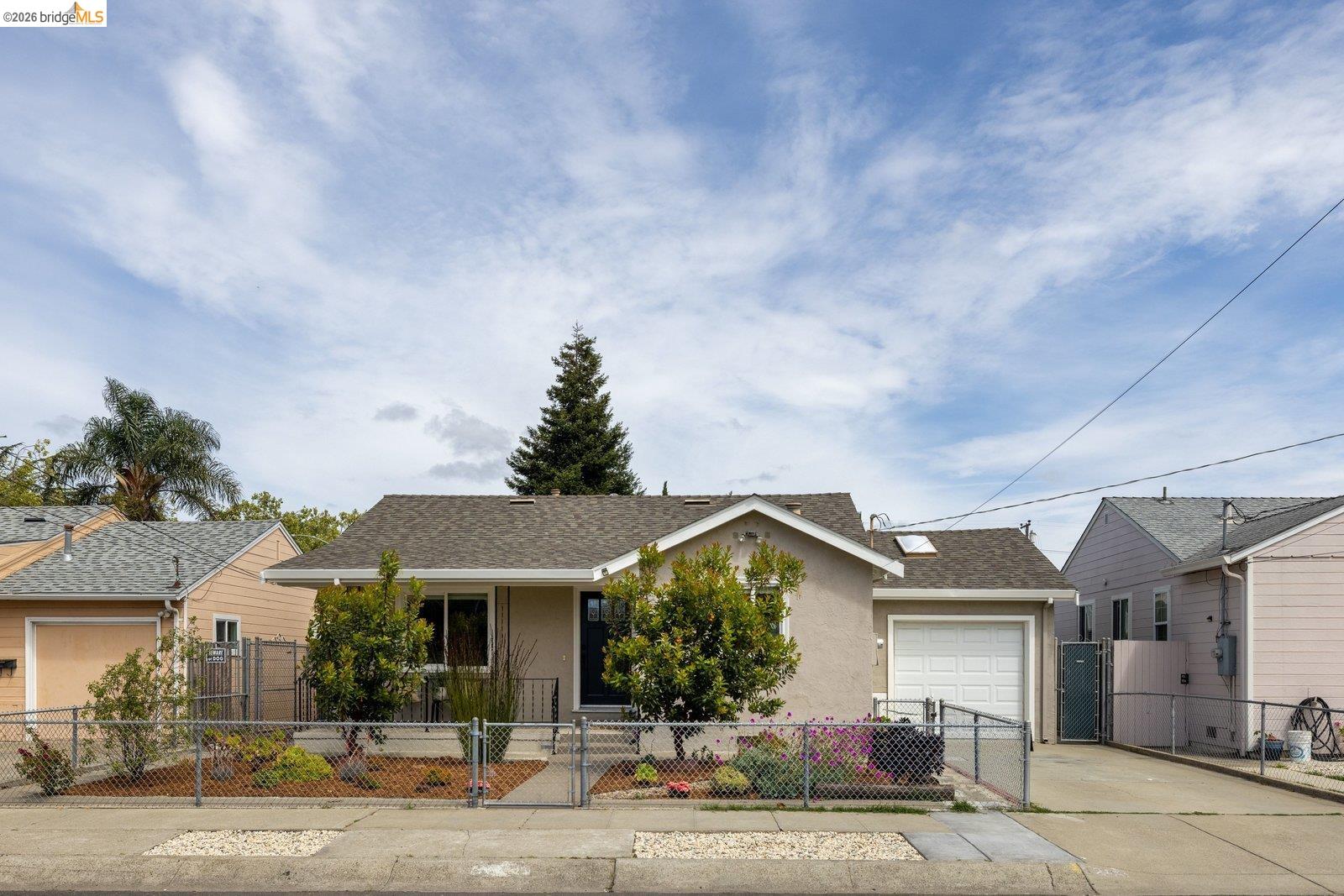 1240 Kelly Ave