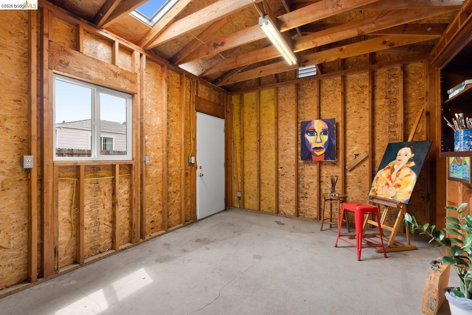 1240 Kelly Ave