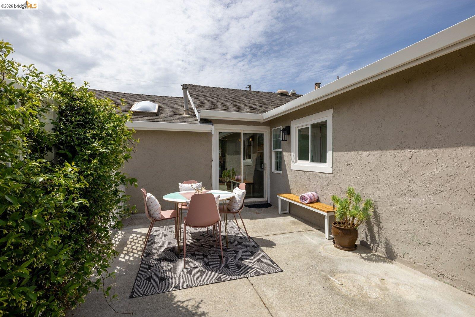 1240 Kelly Ave
