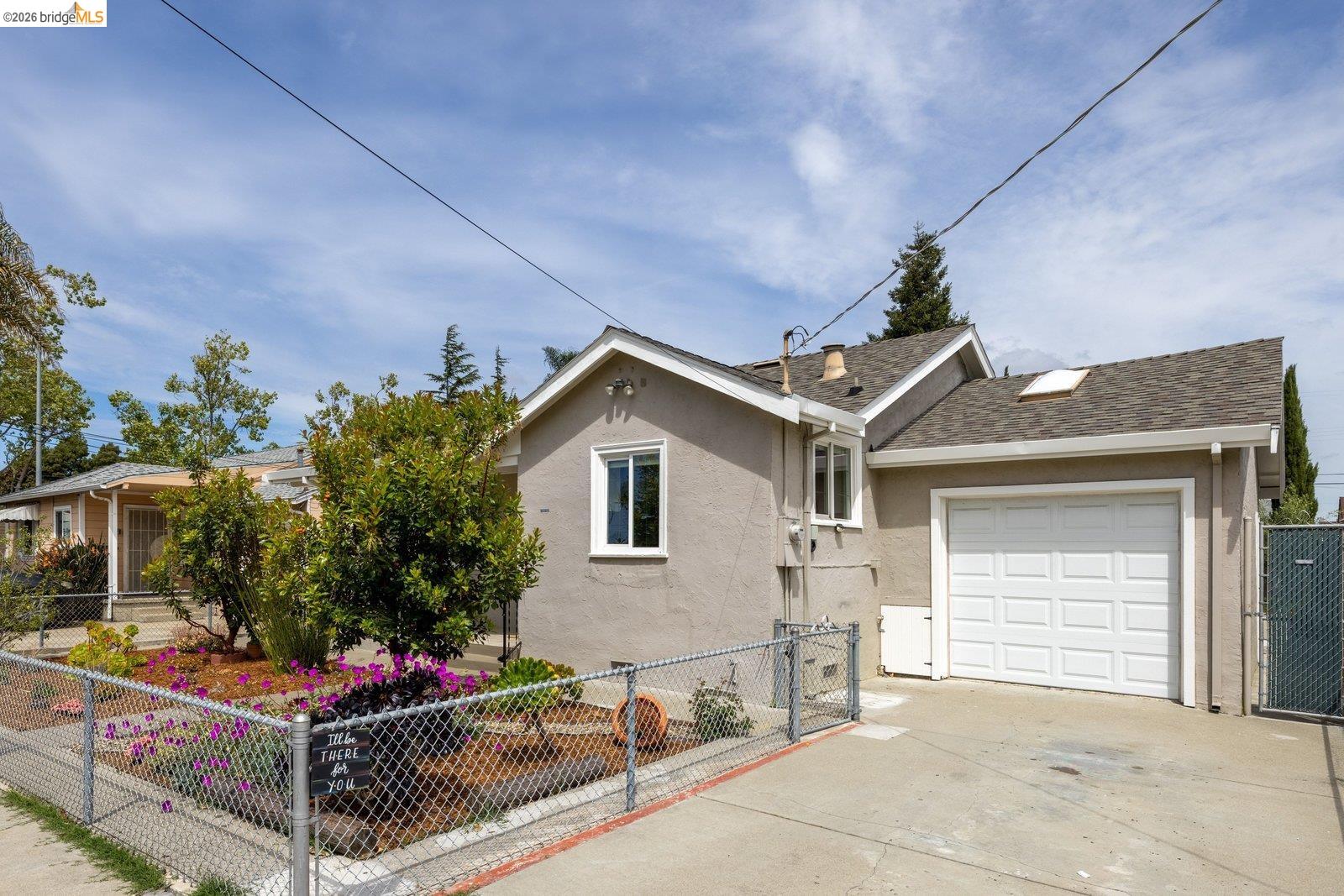 1240 Kelly Ave