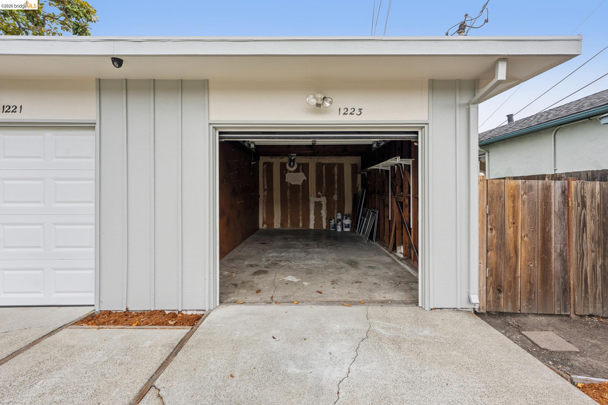 1223 Elm St