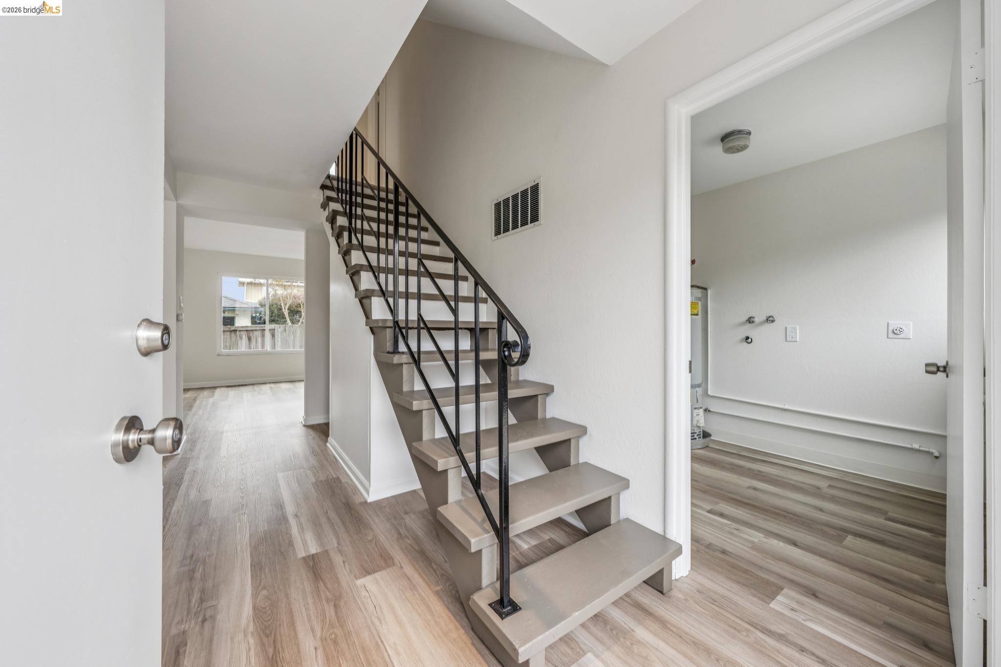 1223 Elm St
