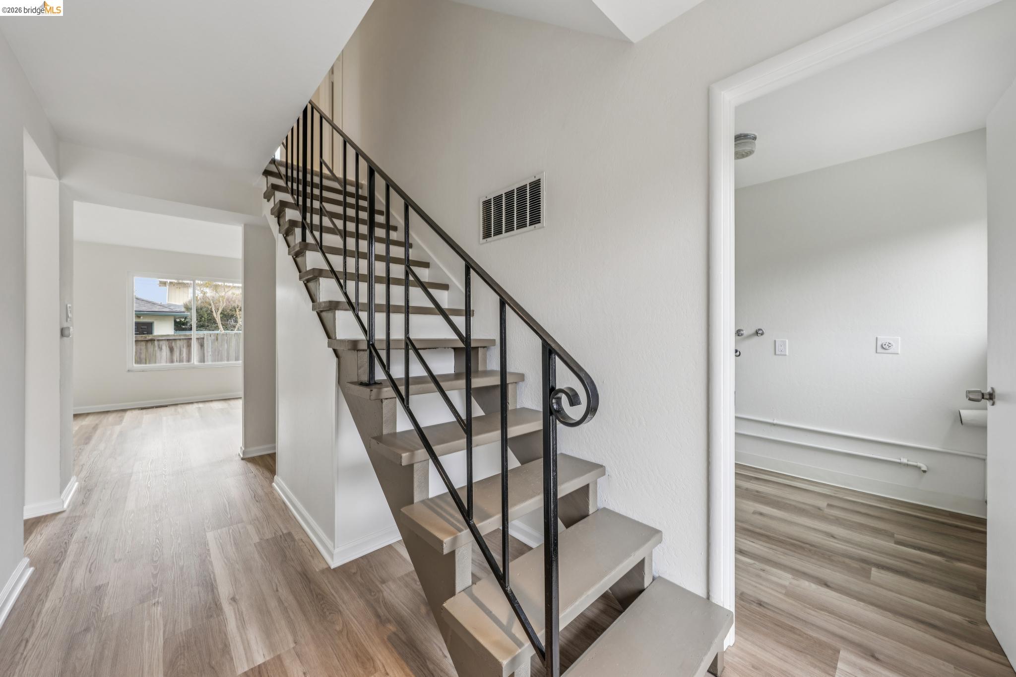 1223 Elm St