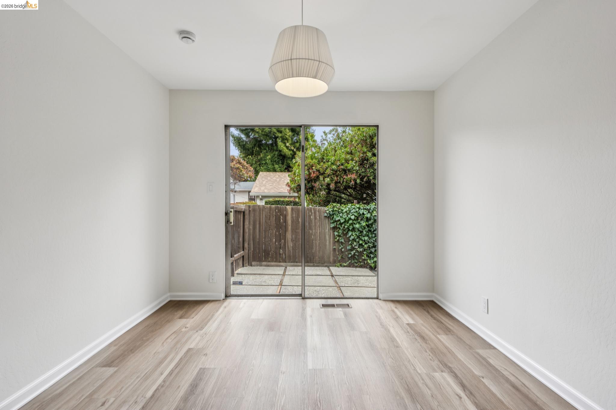 1223 Elm St