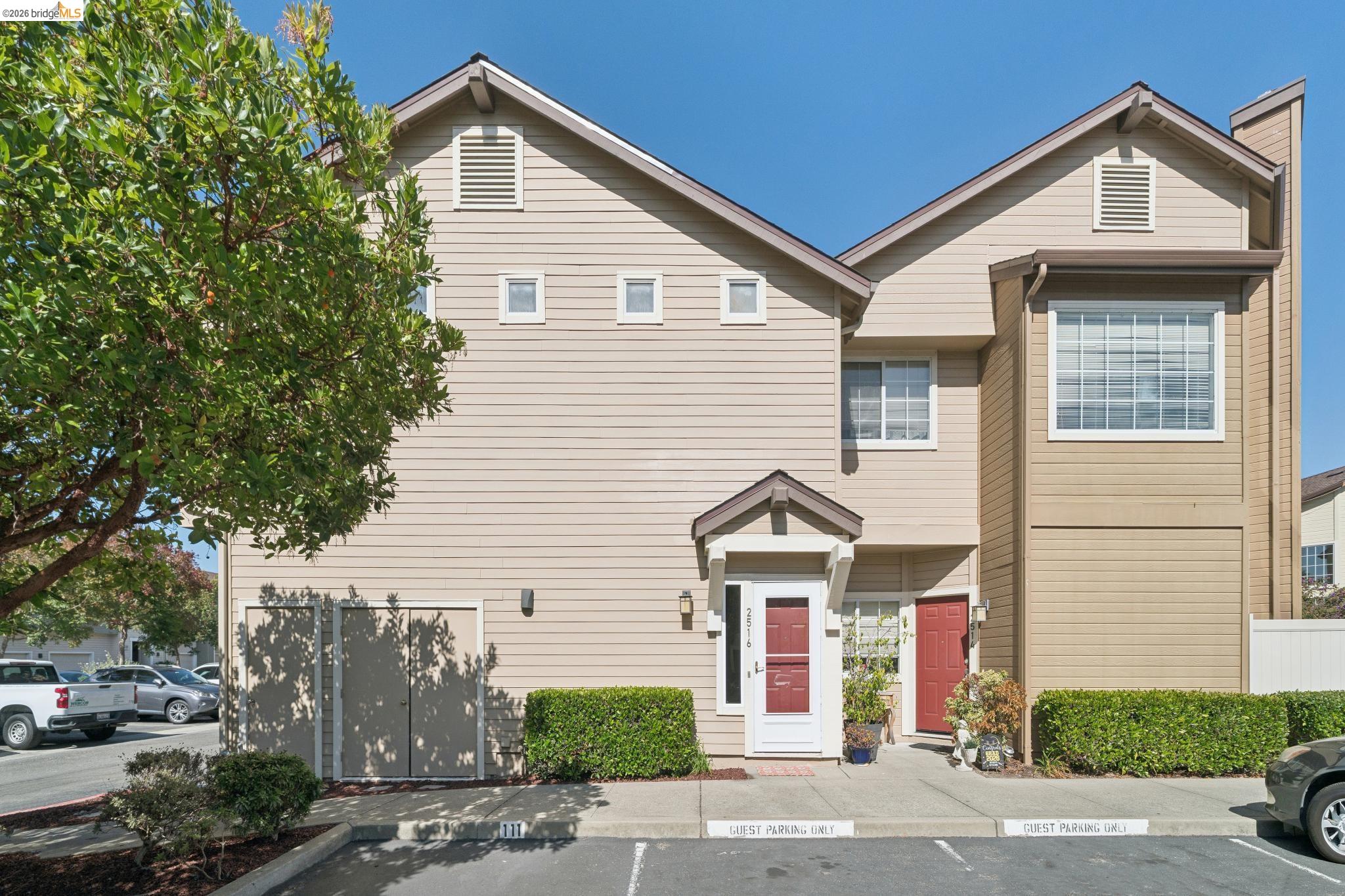 2516 Baywood Way